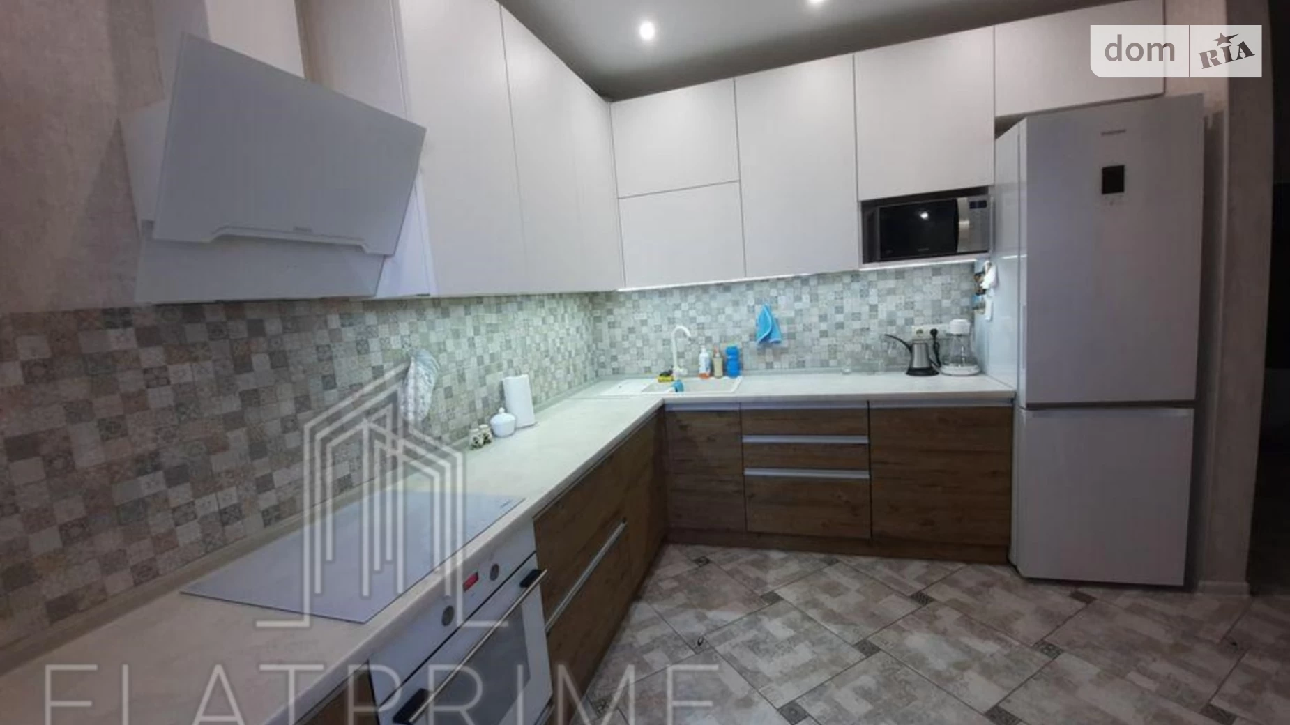 Продается 3-комнатная квартира 95.6 кв. м в Киеве, ул. Юрия Поправки(Николая Лебедева), 4/39А - фото 2