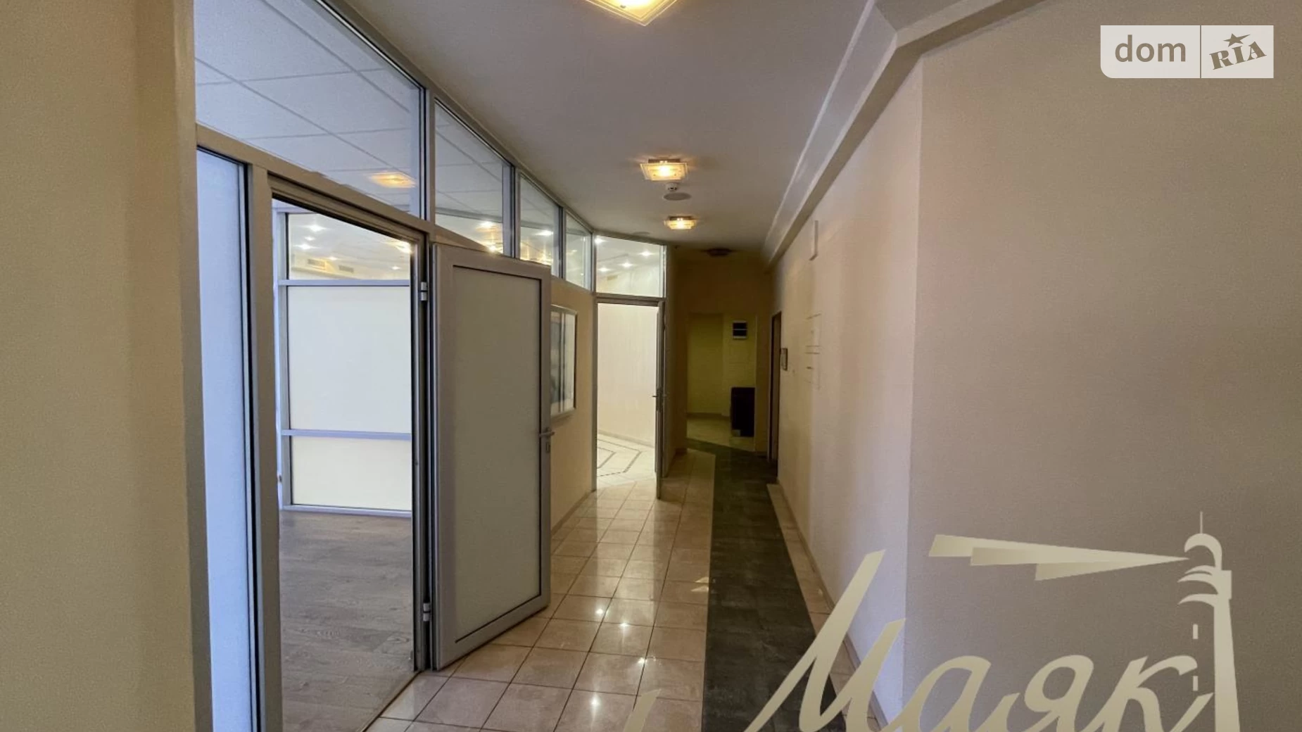 Продається офіс 300 кв. м в бізнес-центрі, цена: 3500000 $ - фото 4