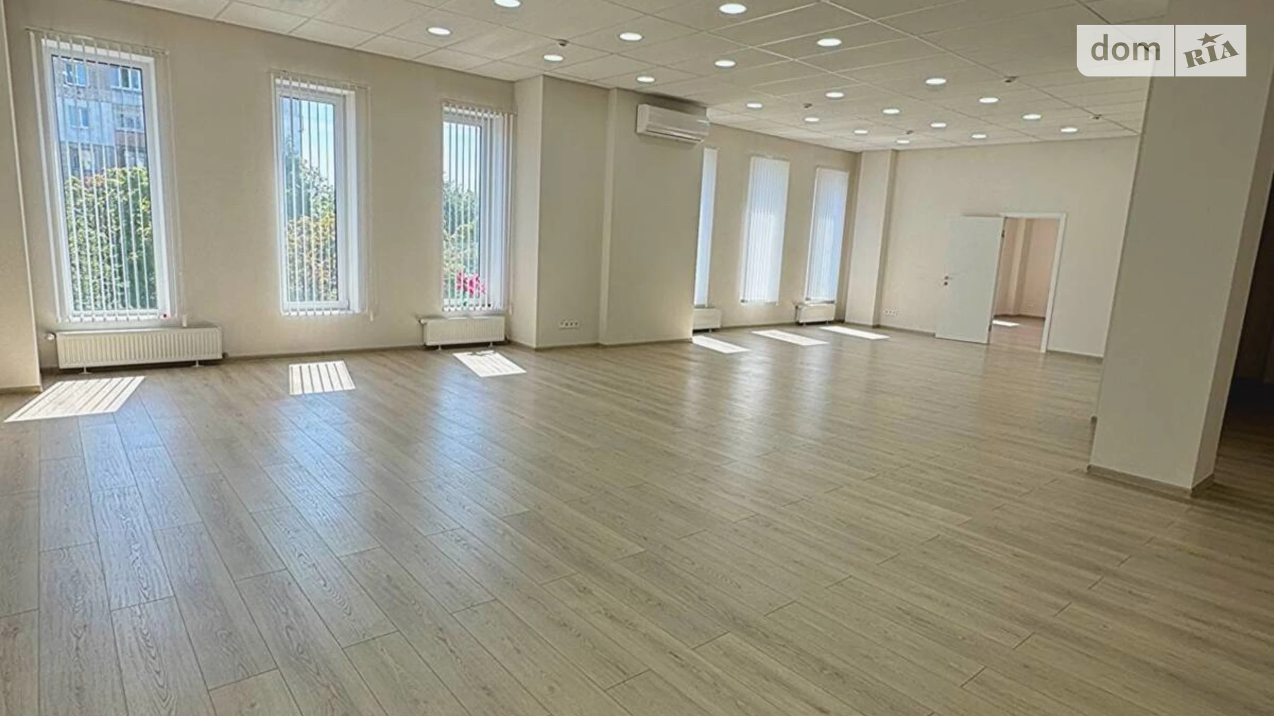 Сдается в аренду офис 150 кв. м в бизнес-центре, цена: 1350 $ - фото 4