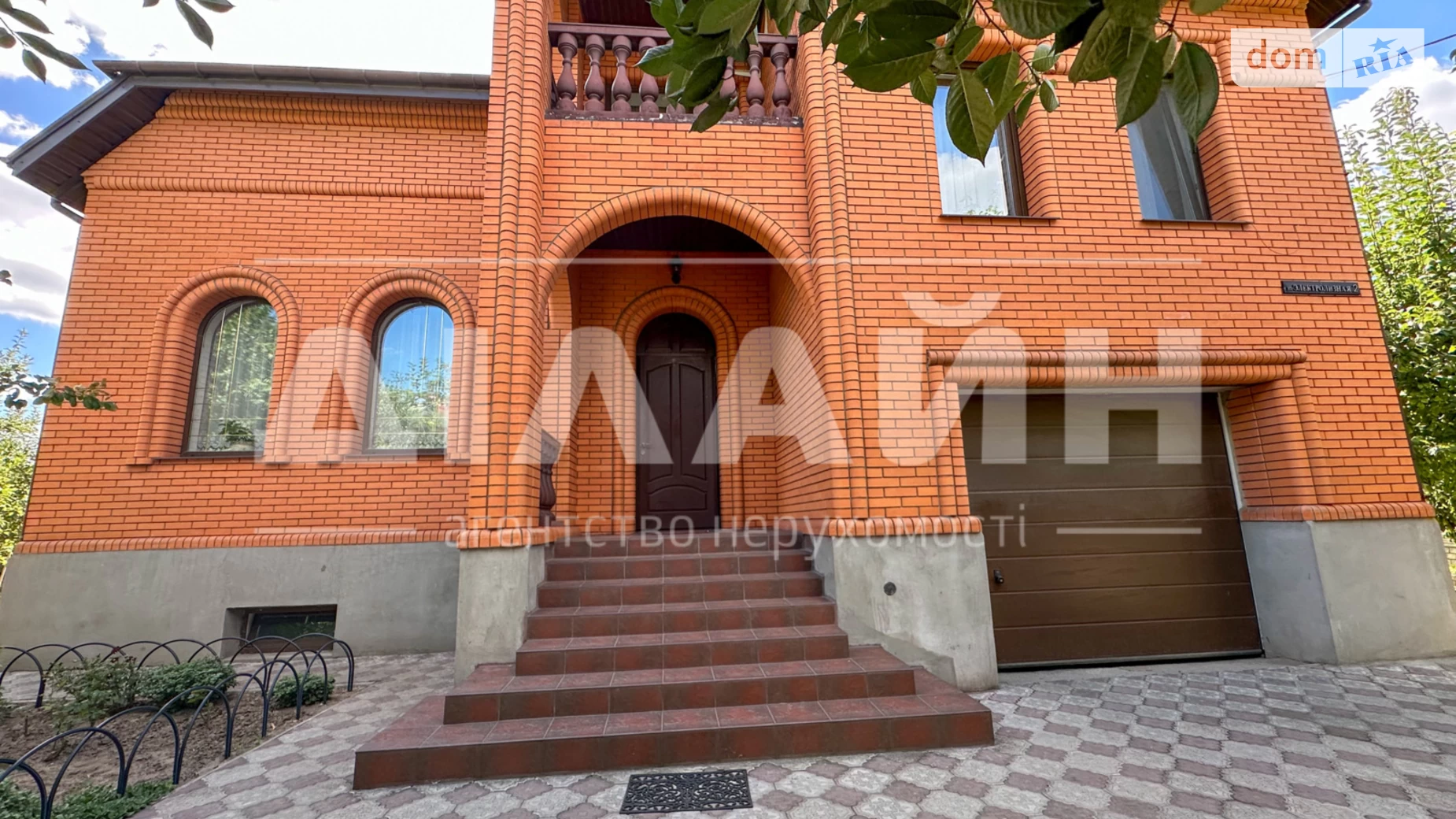 Продается дом на 2 этажа 241.2 кв. м с мансардой, цена: 194999 $ - фото 2
