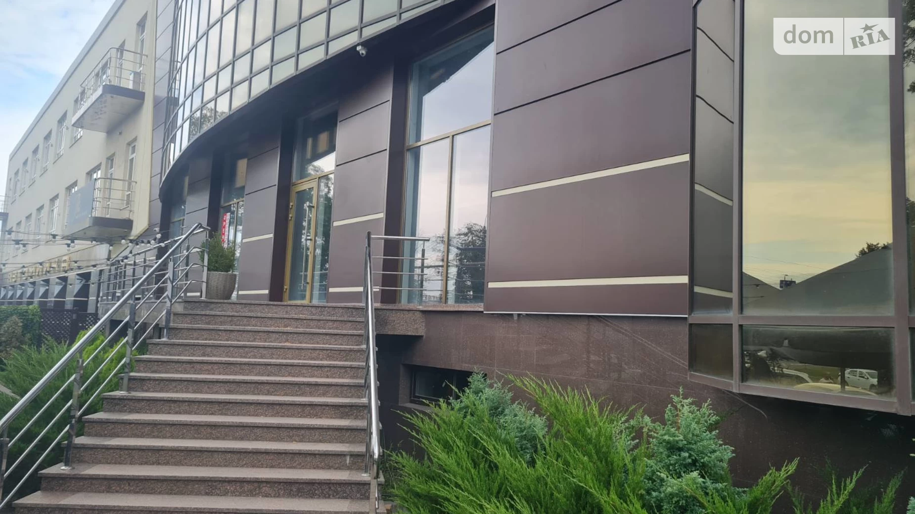 Здається в оренду приміщення вільного призначення 320 кв. м в 2-поверховій будівлі, цена: 3840 $ - фото 3