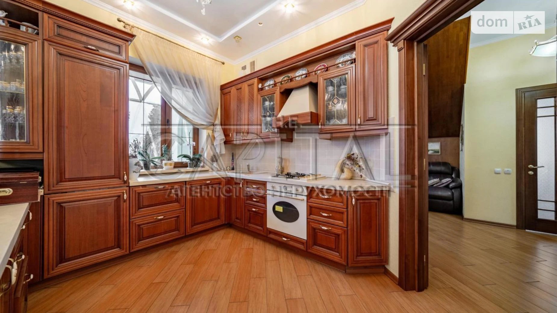 Сдается в аренду дом на 2 этажа 362 кв. м с террасой, цена: 1400 $ - фото 4