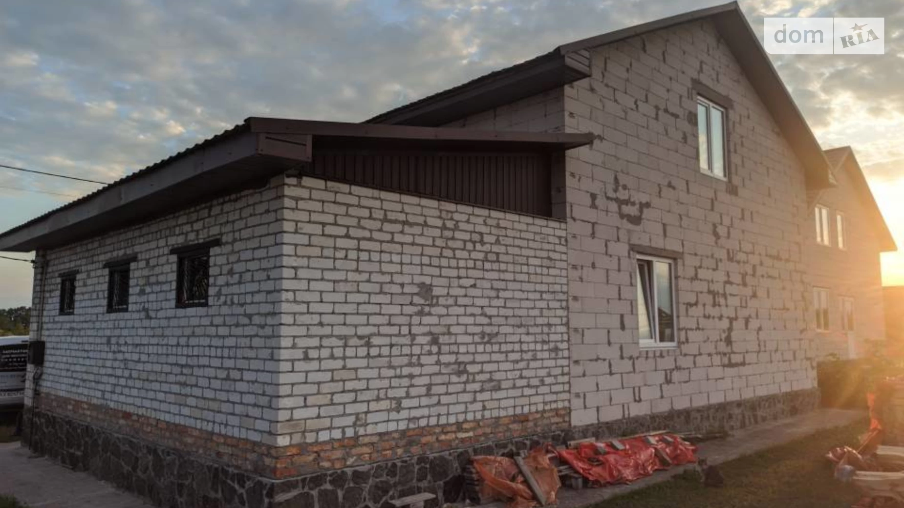 Продается дом на 2 этажа 160 кв. м с бассейном, цена: 85000 $ - фото 2