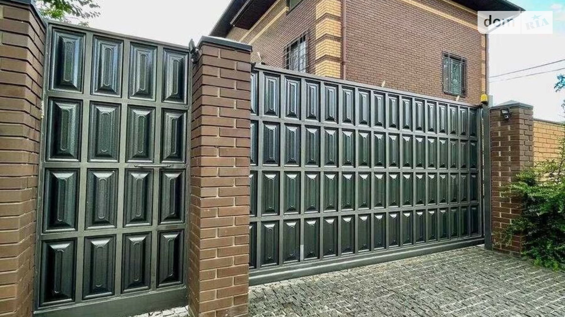 Продается дом на 3 этажа 170 кв. м с садом, цена: 160000 $ - фото 2