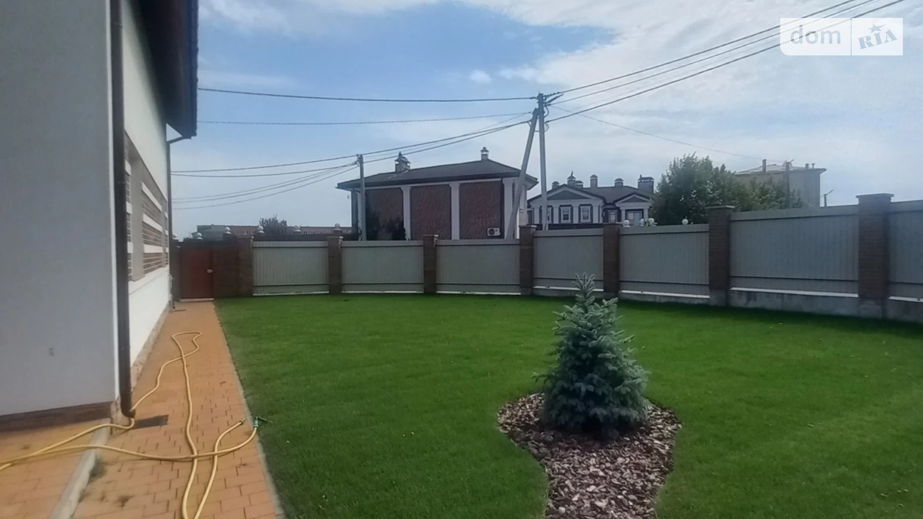 Продается дом на 2 этажа 160 кв. м с садом, цена: 150000 $ - фото 4