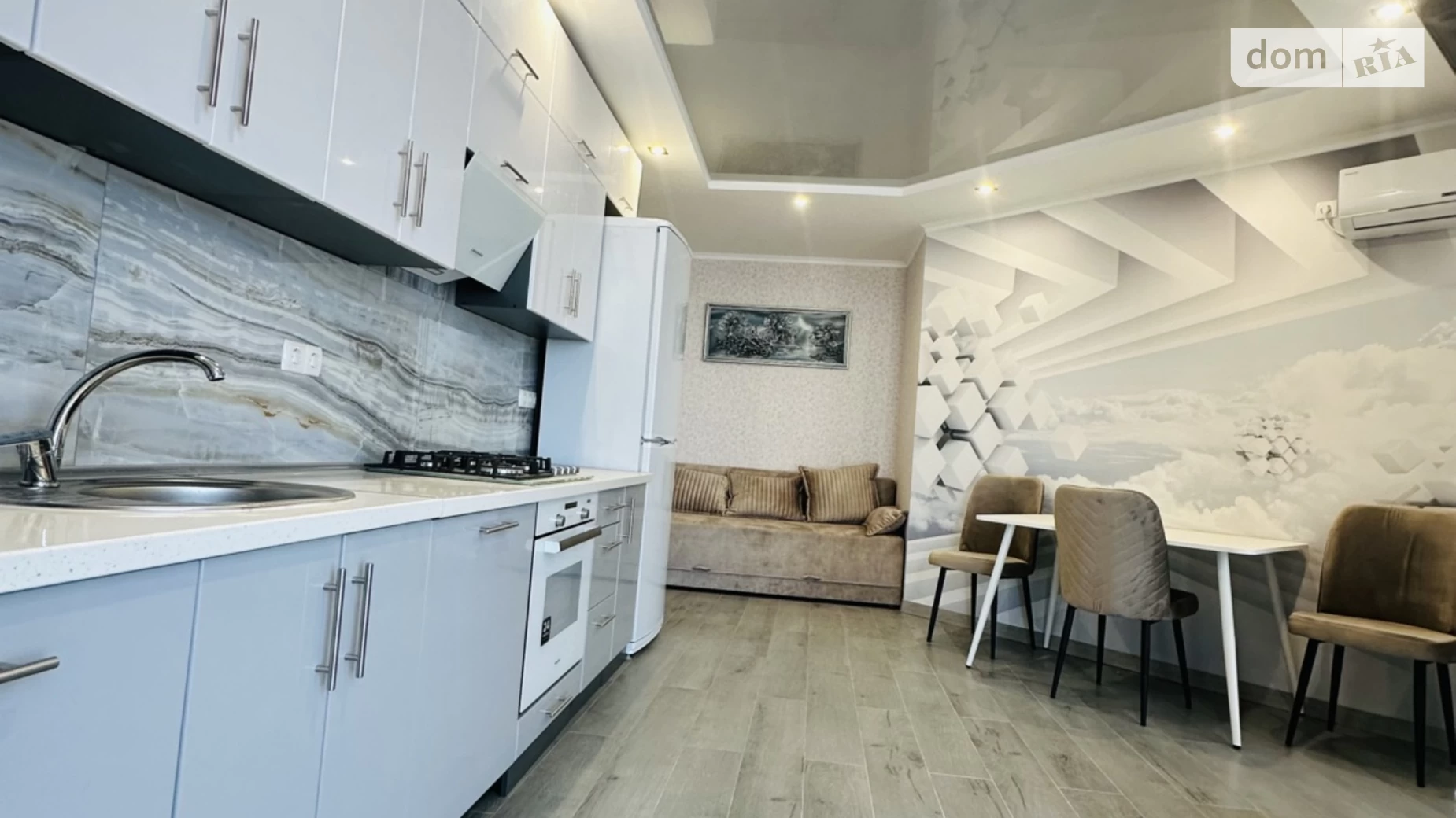 Продается 1-комнатная квартира 60 кв. м в Виннице, ул. Пирогова, 76В - фото 2