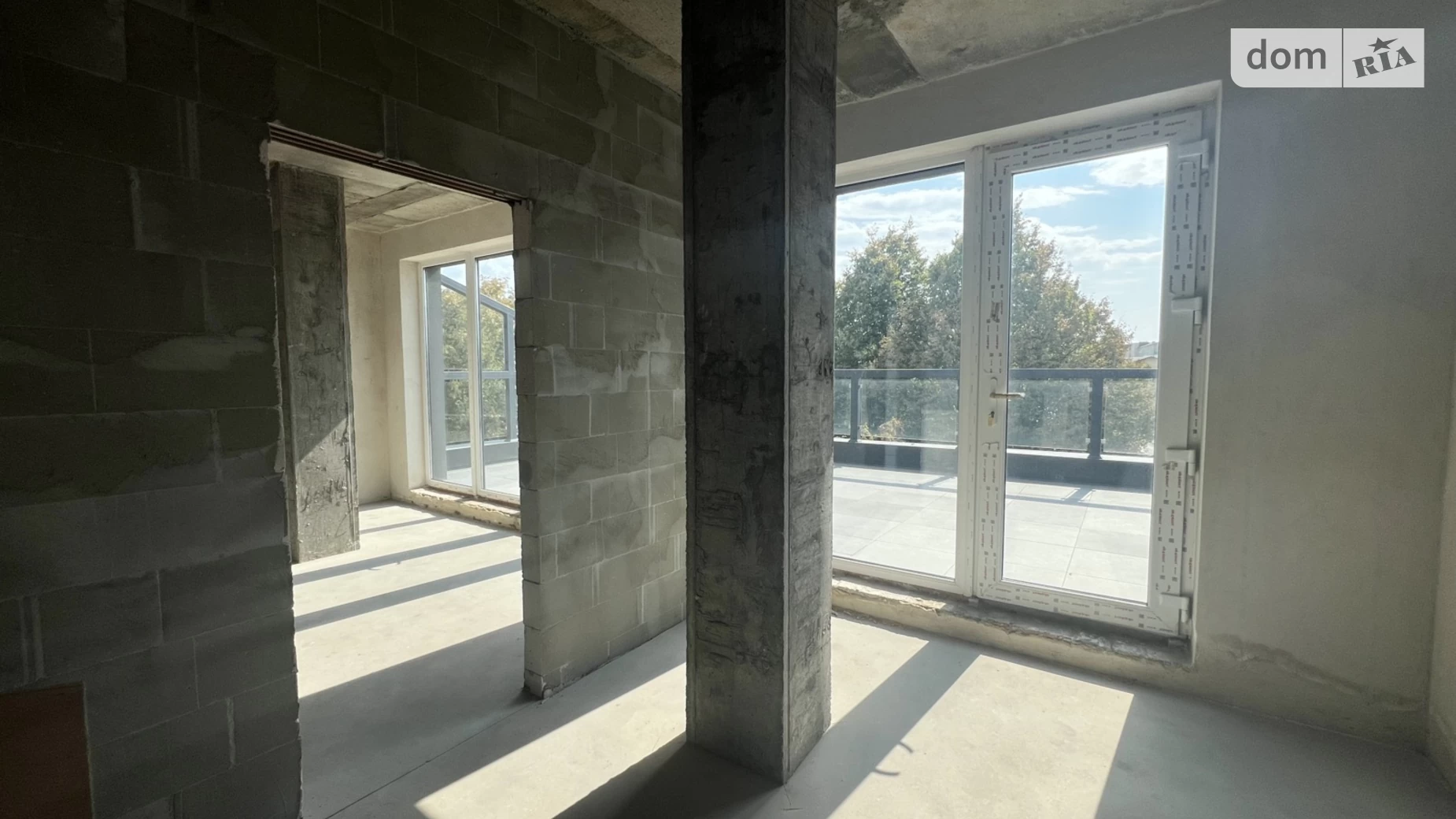 Продается 1-комнатная квартира 60.3 кв. м в Ровно, ул. Соборная, 316Б - фото 3