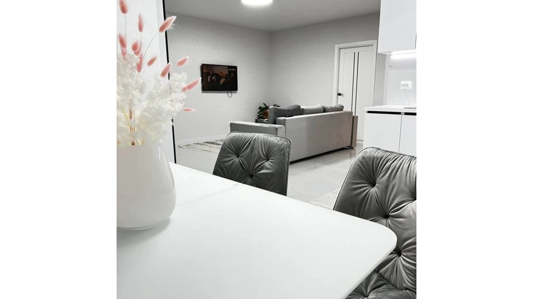 Продается 3-комнатная квартира 74.6 кв. м в Лиманке, ул. Жемчужная - фото 2