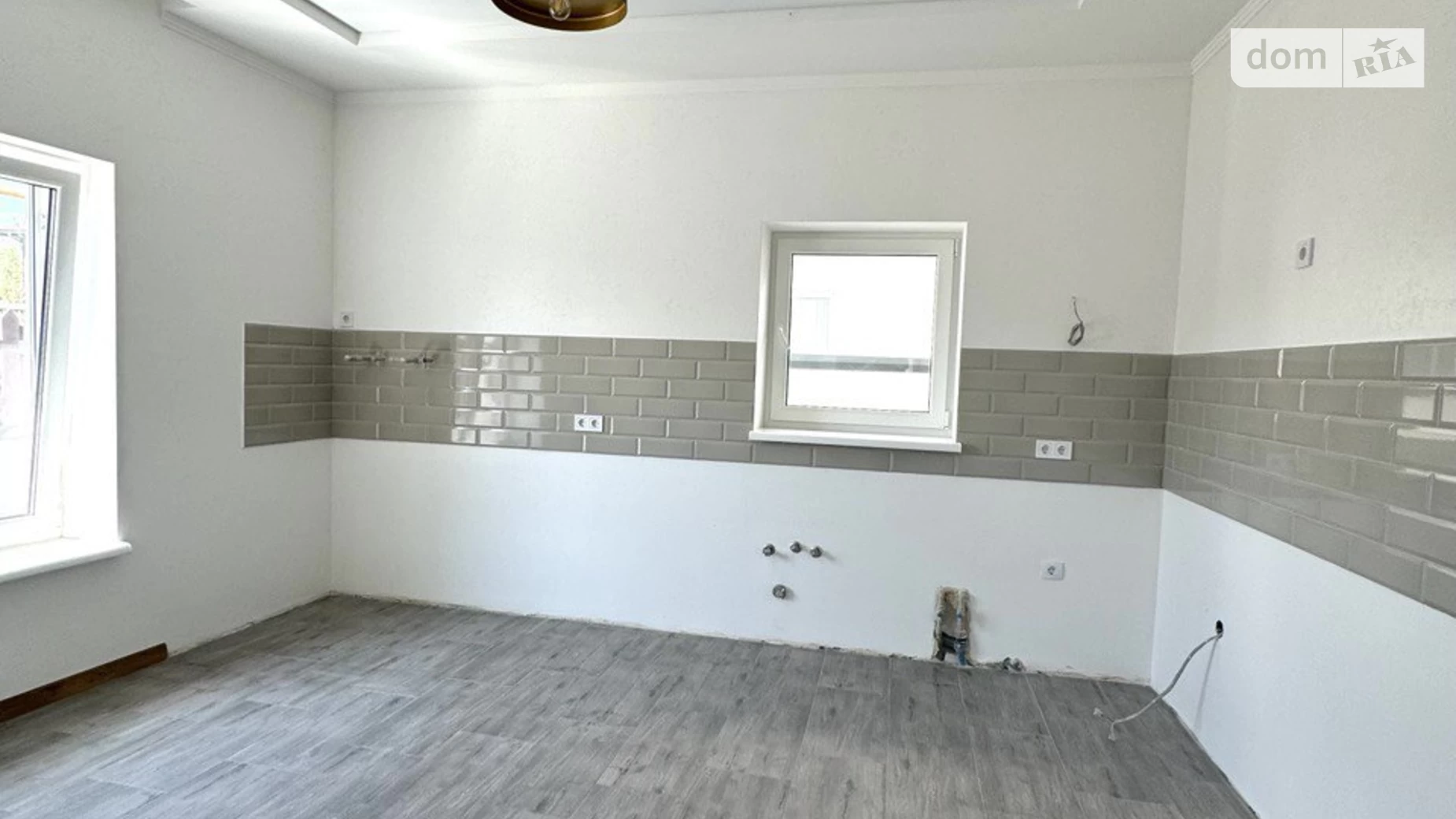 Продается дом на 2 этажа 165 кв. м с бассейном, цена: 128000 $ - фото 2