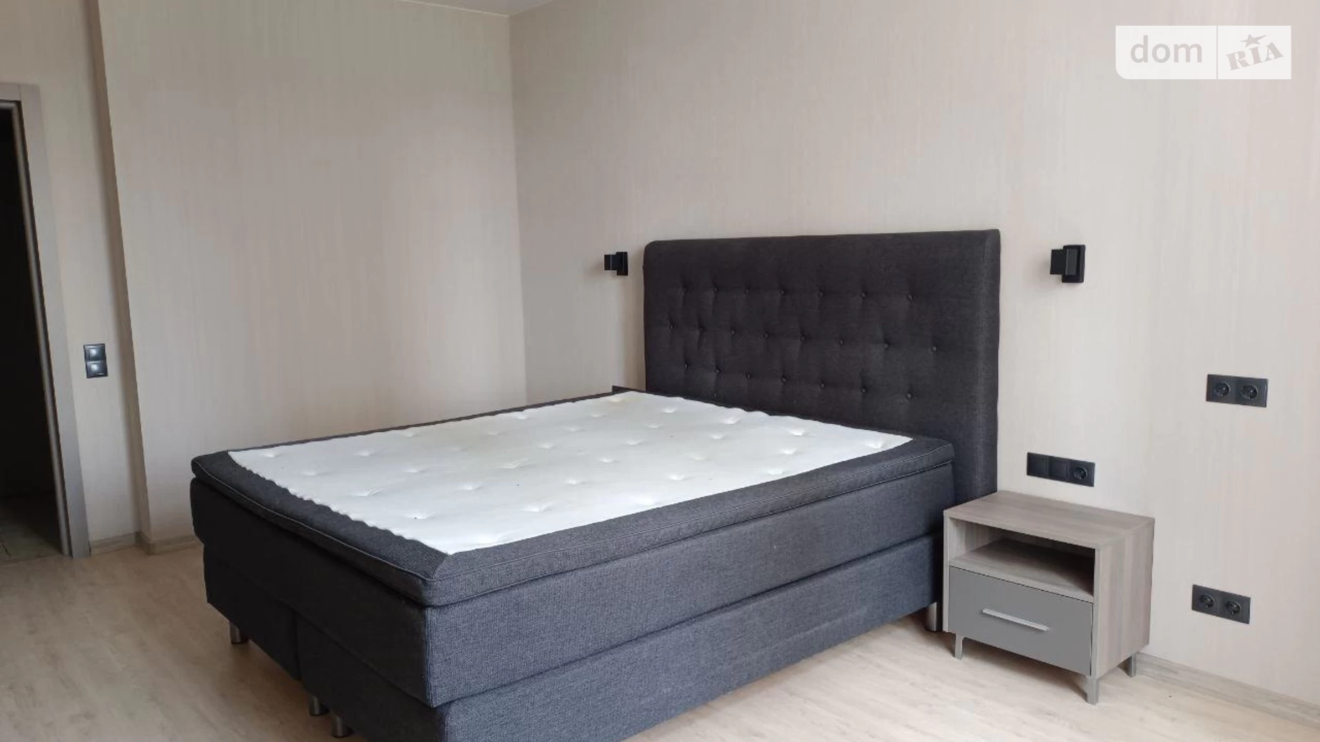 Продается 1-комнатная квартира 54 кв. м в Киеве, ул. Никольско-Слободская, 101Ш - фото 2
