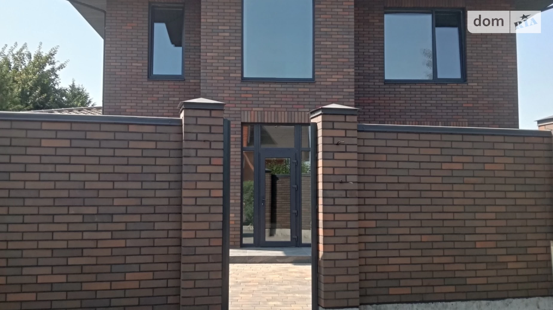 Продается дом на 2 этажа 210 кв. м с камином, цена: 240000 $ - фото 2