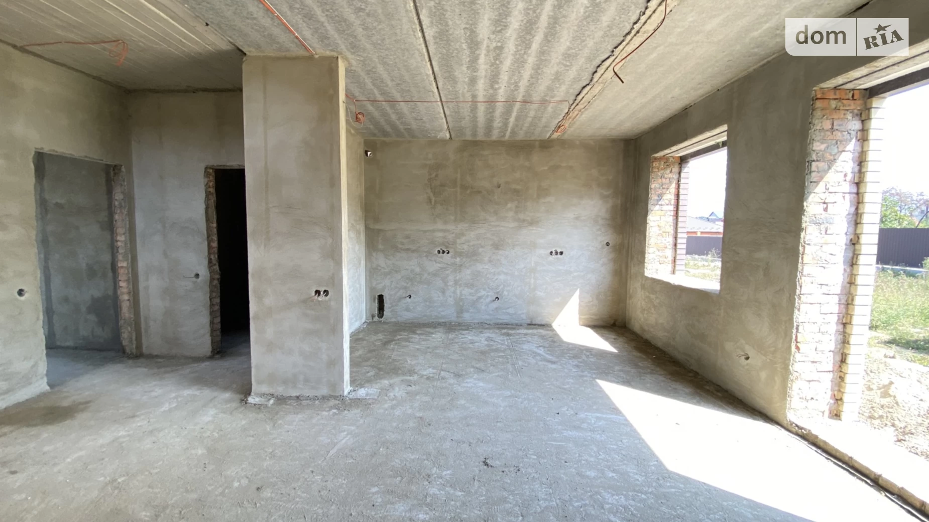 Продается дом на 2 этажа 125 кв. м с бассейном, цена: 96000 $ - фото 2