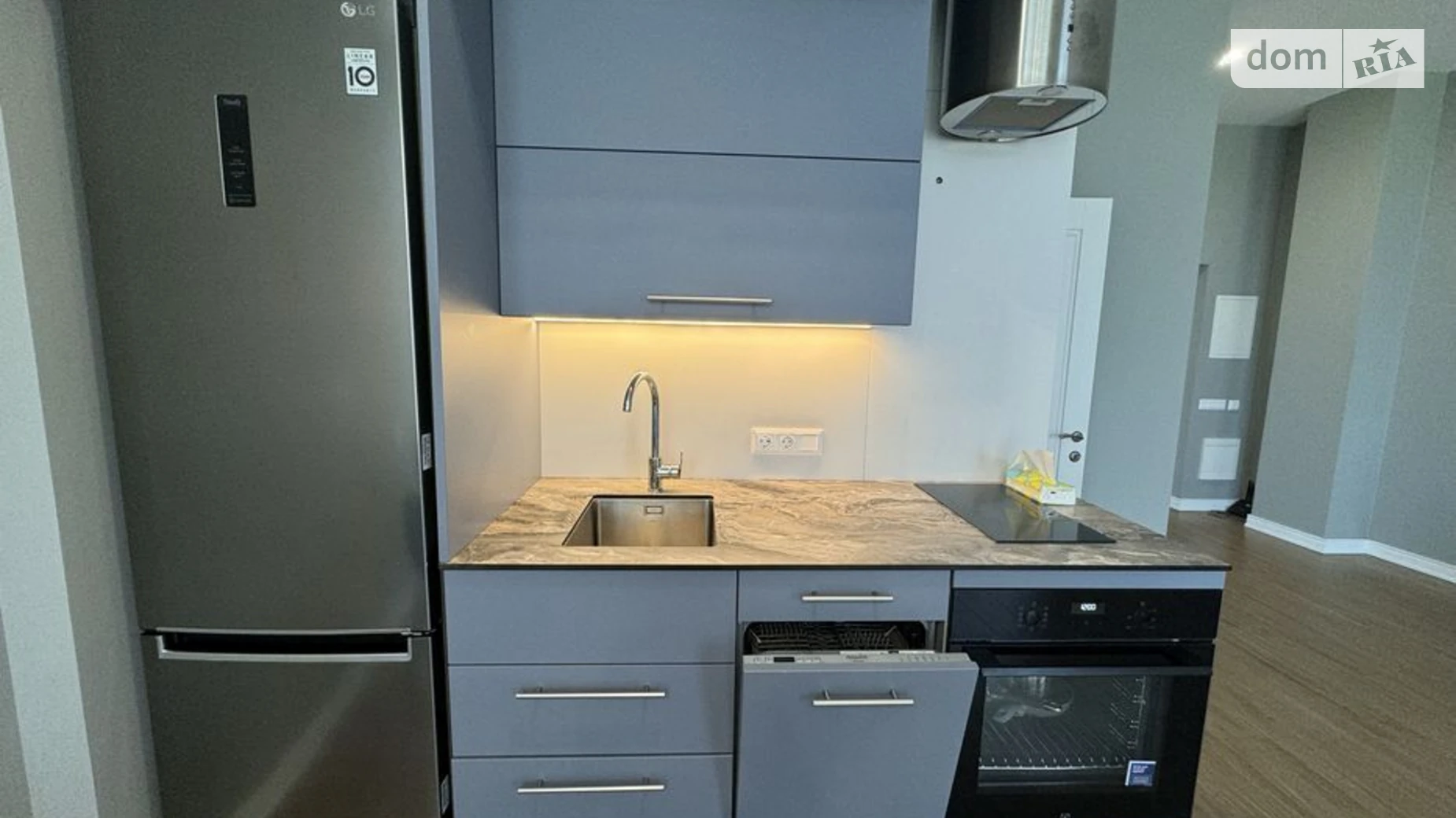 Сдается в аренду офис 49 кв. м в бизнес-центре, цена: 650 $ - фото 2