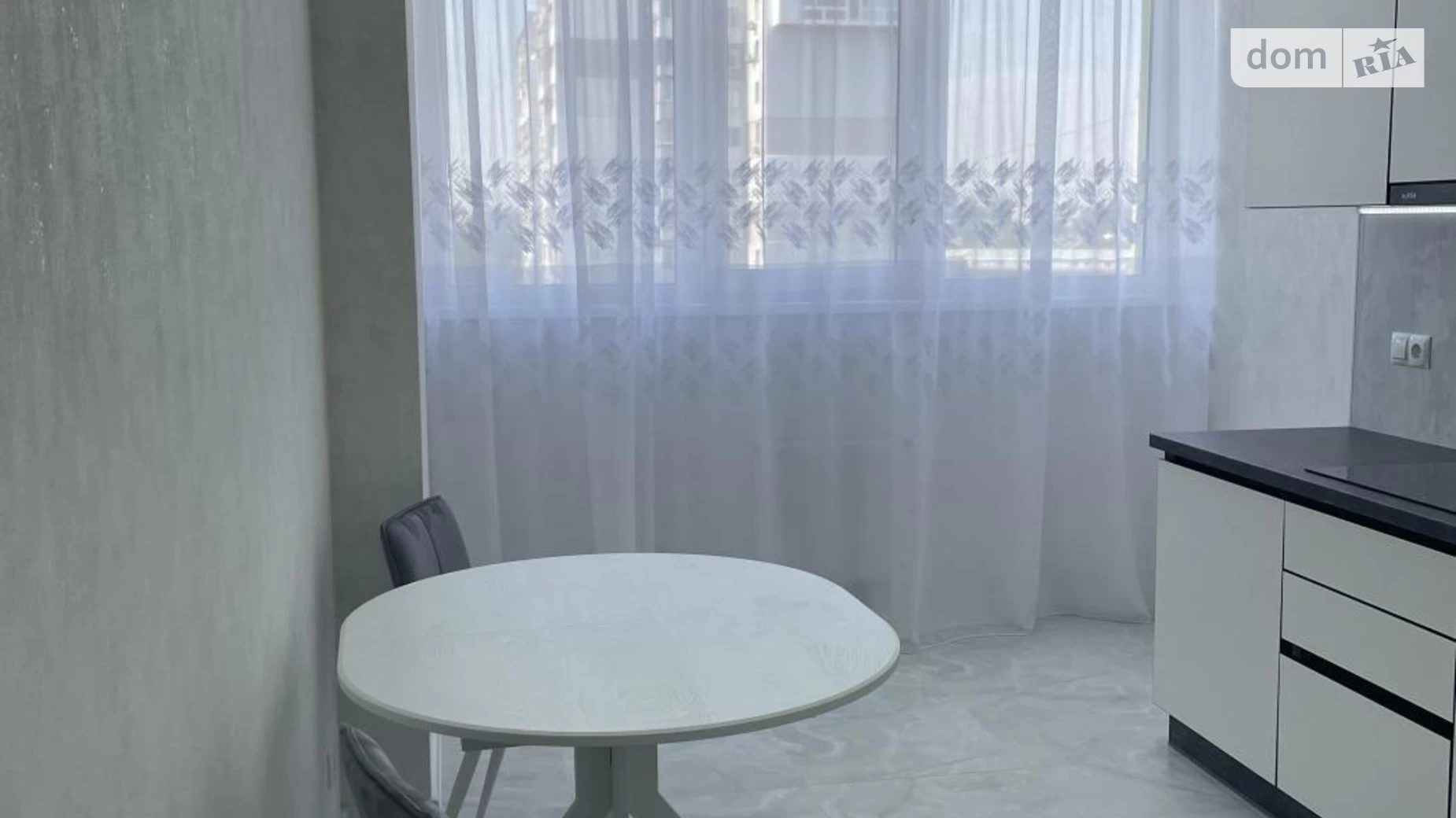 Продается 1-комнатная квартира 38 кв. м в Одессе, ул. Бугаевская, 44 - фото 2