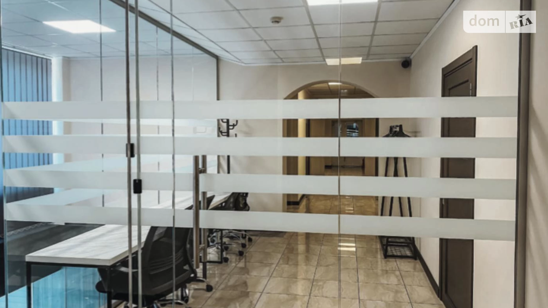 Сдается в аренду офис 222 кв. м в бизнес-центре, цена: 3500 $ - фото 5