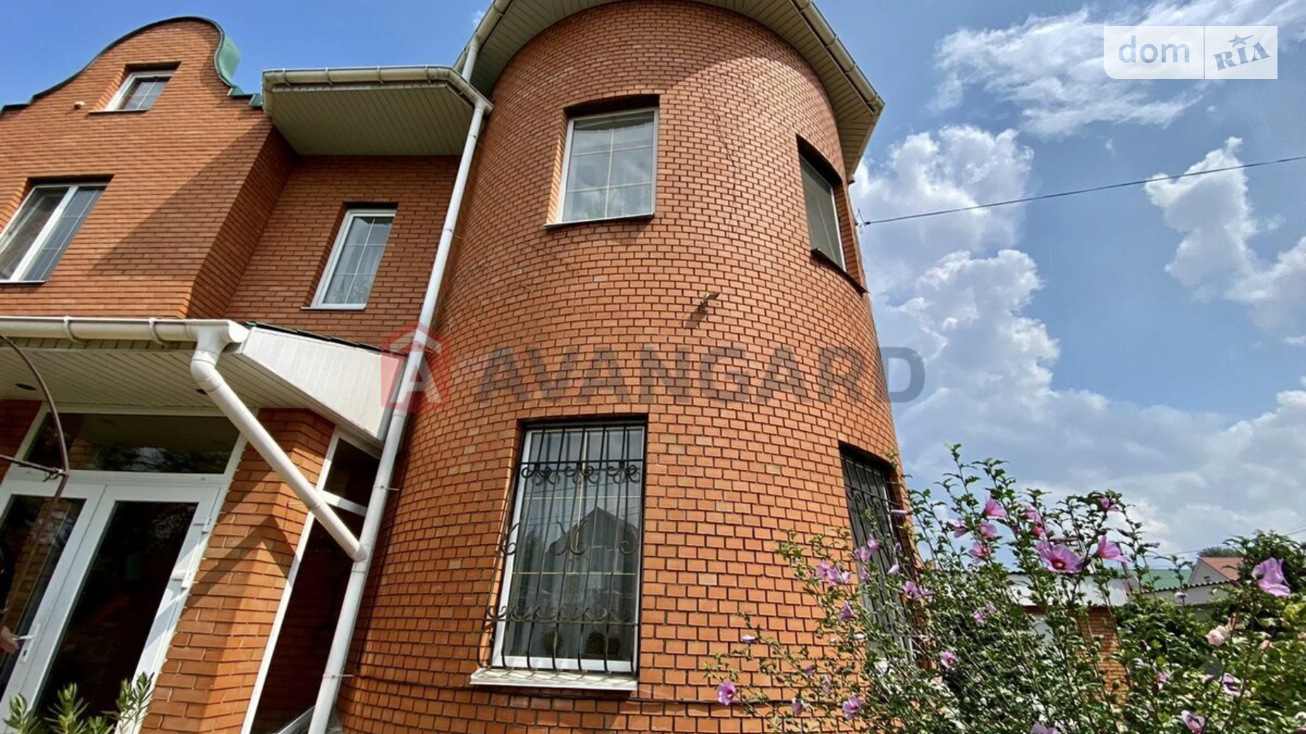Продается дом на 2 этажа 265 кв. м с мебелью, цена: 225000 $ - фото 2