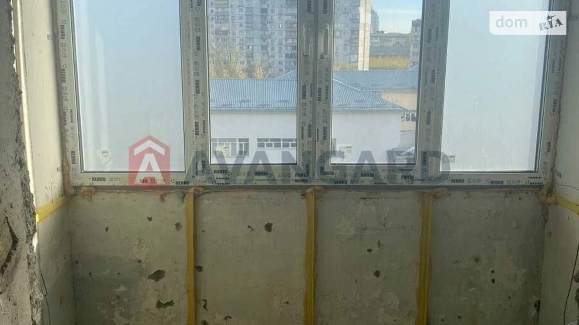 Продається 3-кімнатна квартира 61 кв. м у Києві, вул. Левка Лук'яненка - фото 2