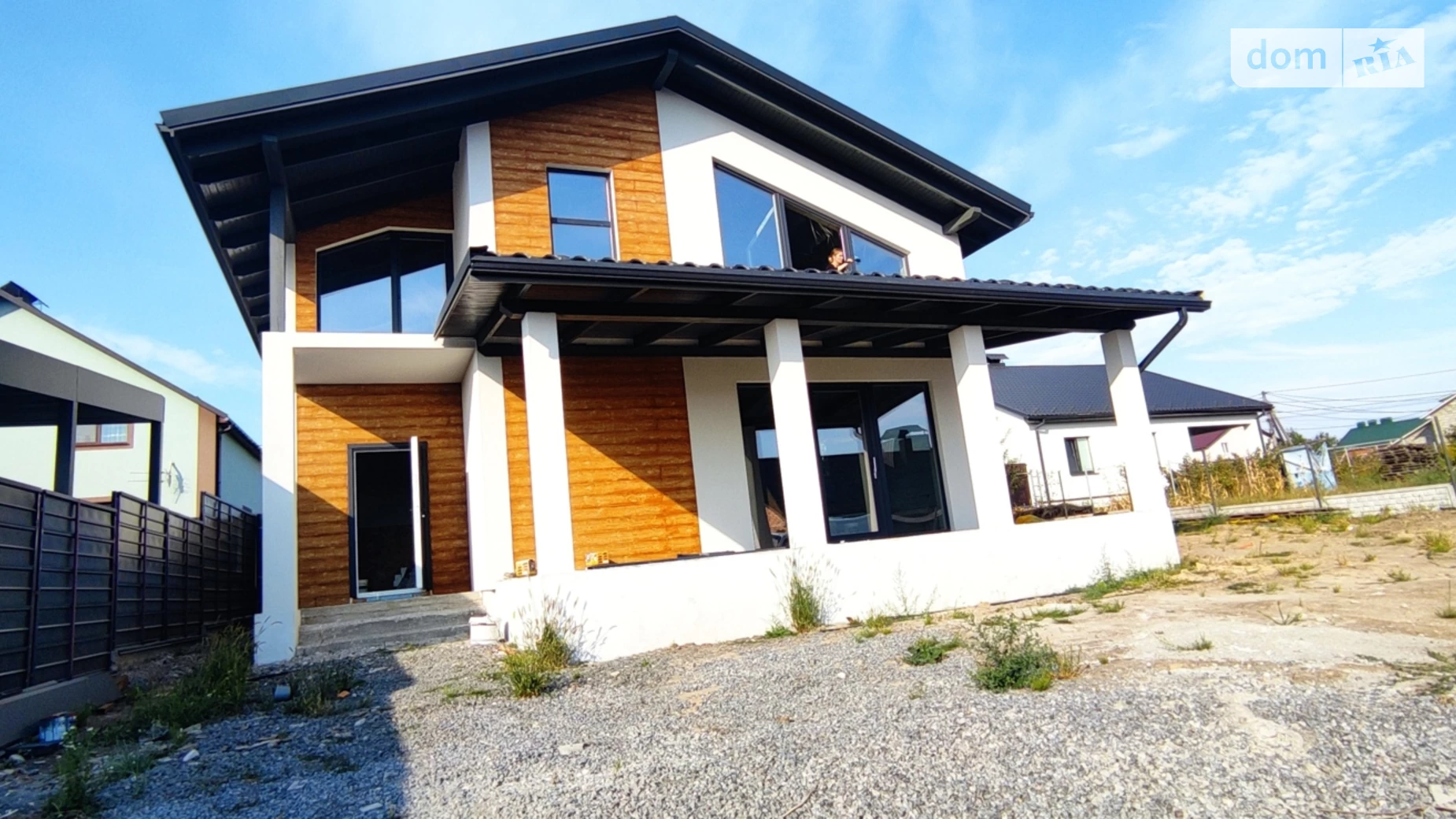 Продается дом на 2 этажа 140 кв. м с гаражом, цена: 90000 $ - фото 2