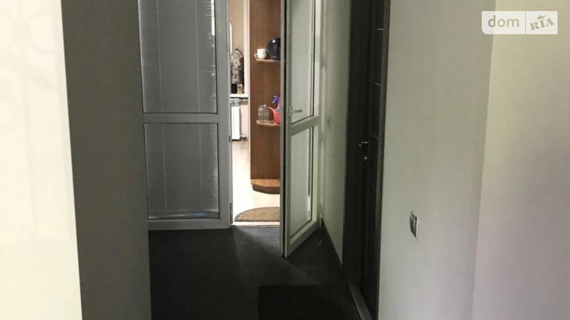 Сдается в аренду офис 100 кв. м в бизнес-центре, цена: 1000 € - фото 4