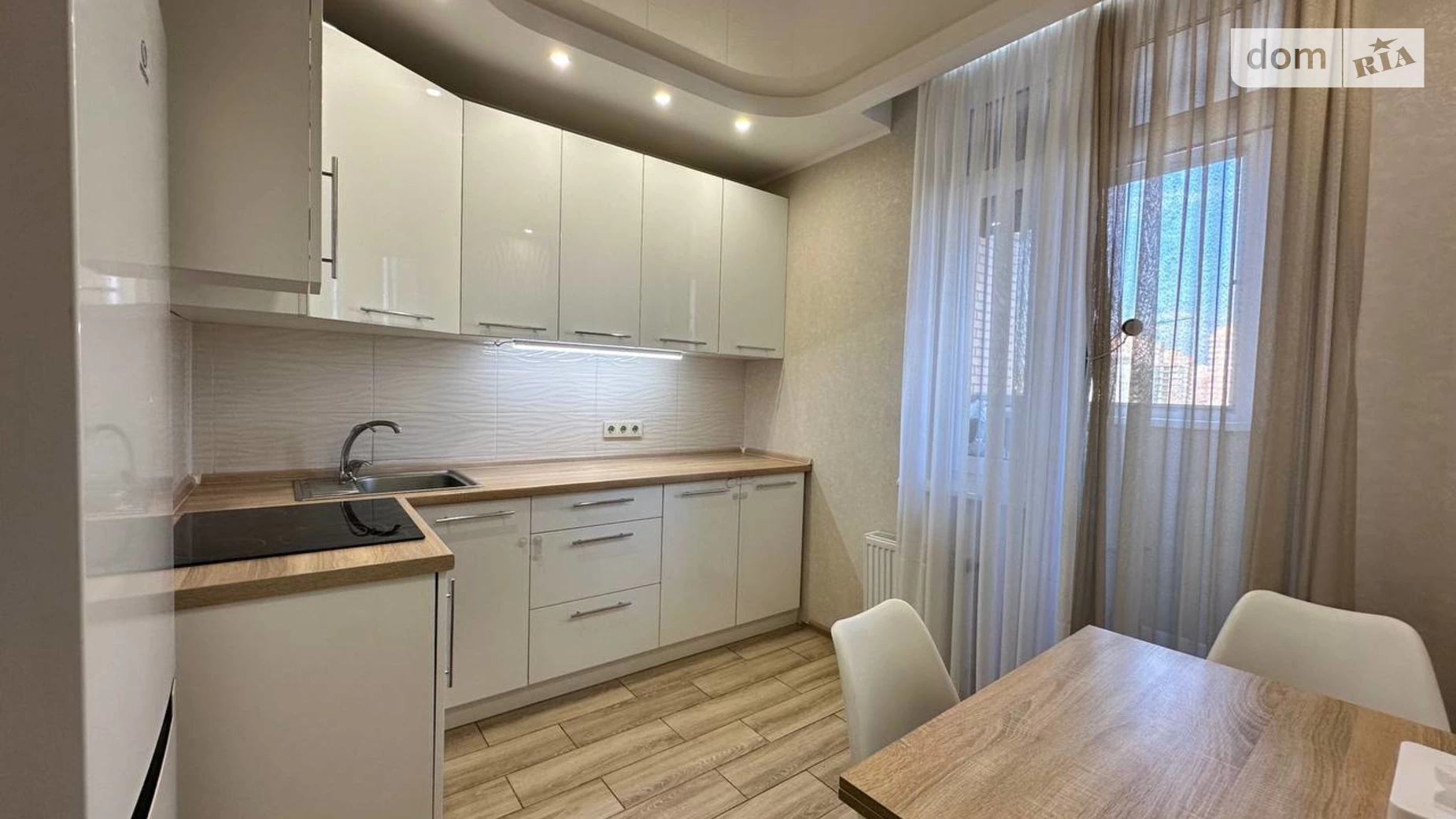 Продается 1-комнатная квартира 38.2 кв. м в Одессе, ул. Балковская, 137Г - фото 2
