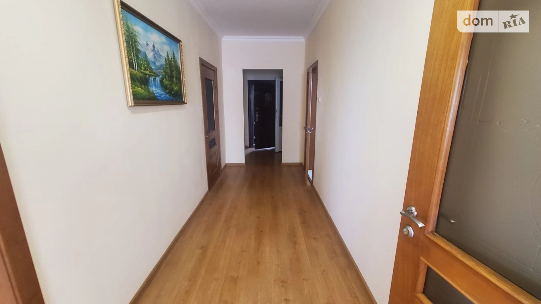 Продается дом на 3 этажа 320 кв. м с гаражом, цена: 210000 $ - фото 2