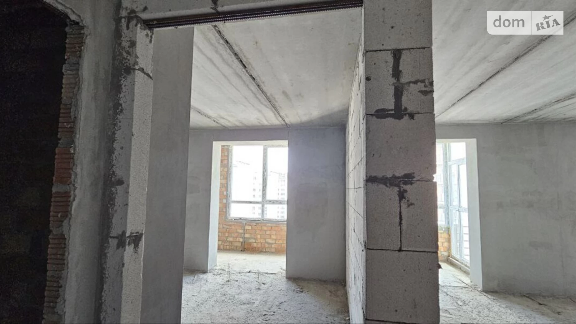 Продается 2-комнатная квартира 67.8 кв. м в Слобожанском, ул. Семейная - фото 2
