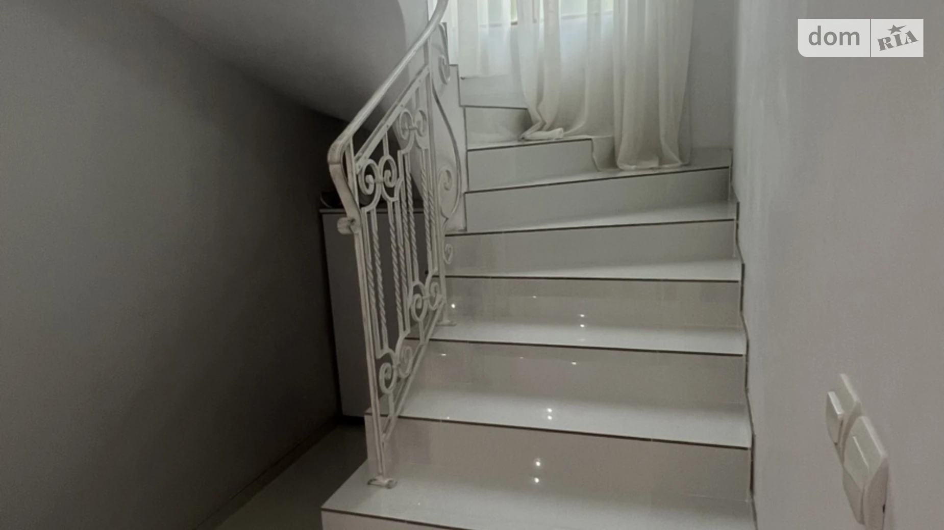 Продается дом на 2 этажа 250 кв. м с террасой, цена: 249000 $ - фото 4