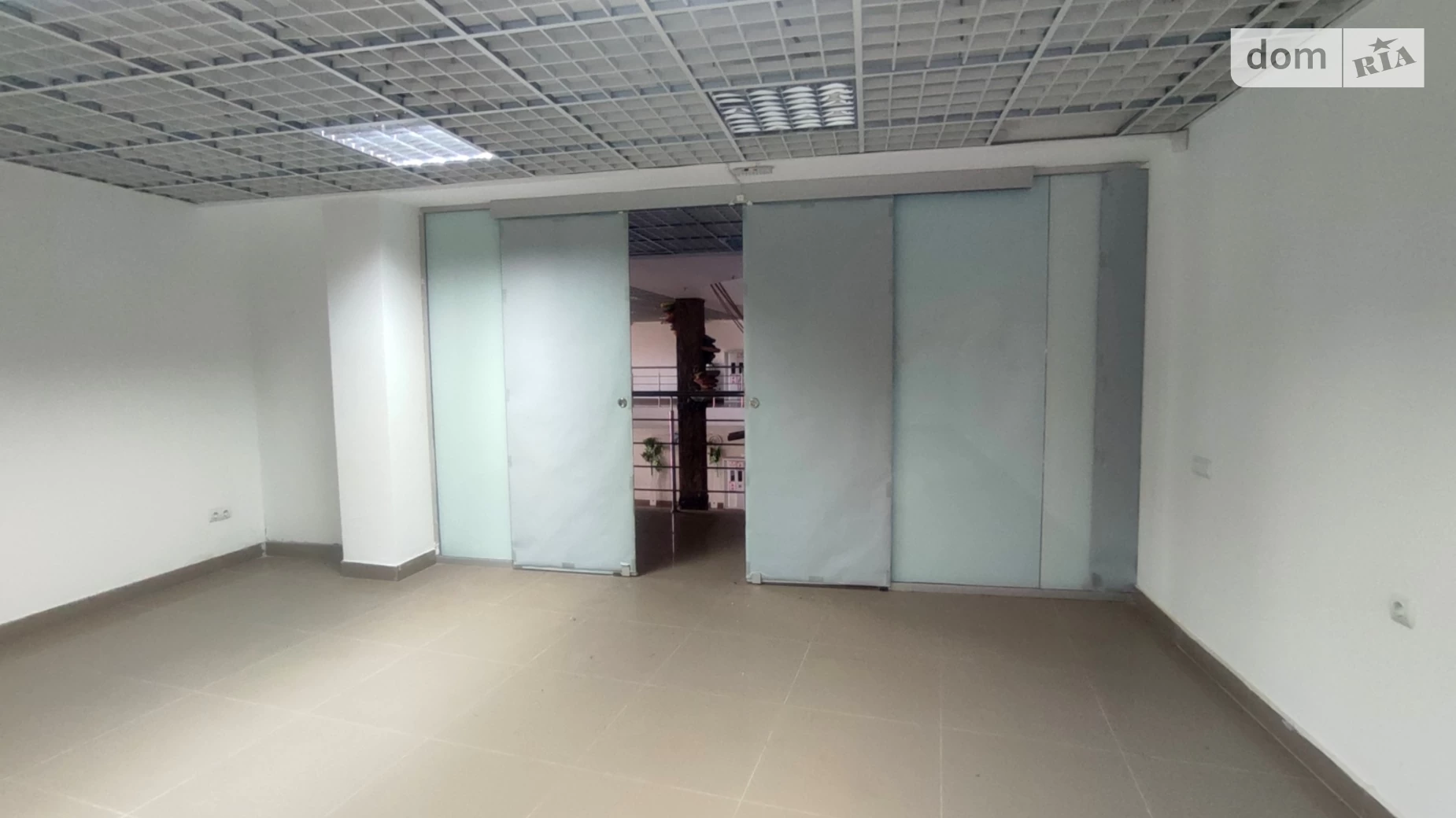 Сдается в аренду помещения свободного назначения 45.2 кв. м в 4-этажном здании, цена: 6328 грн - фото 3