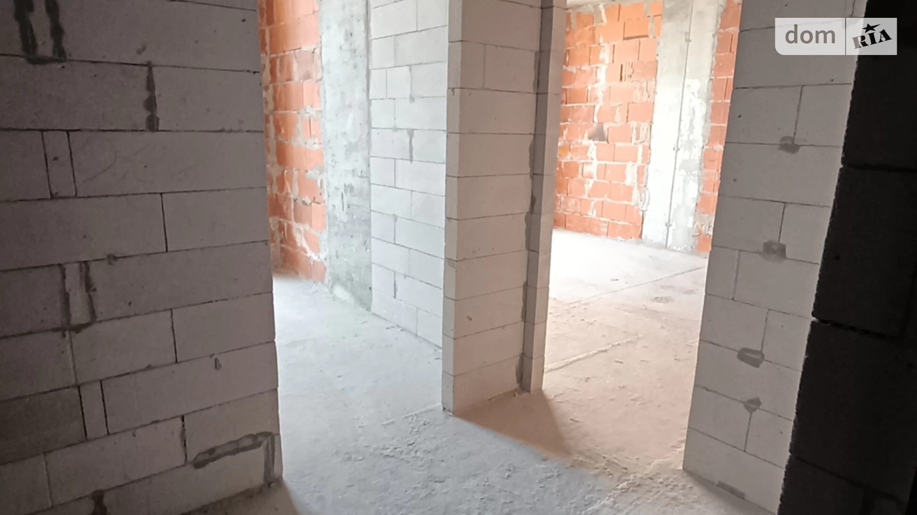 Продается 1-комнатная квартира 40 кв. м в Ивано-Франковске, ул. Химиков, 35 - фото 2