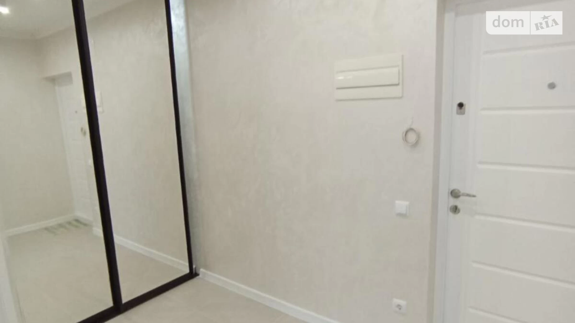 Продается 1-комнатная квартира 43.2 кв. м в Ивано-Франковске, ул. Высочана Семена, 18 корпус 20 - фото 2