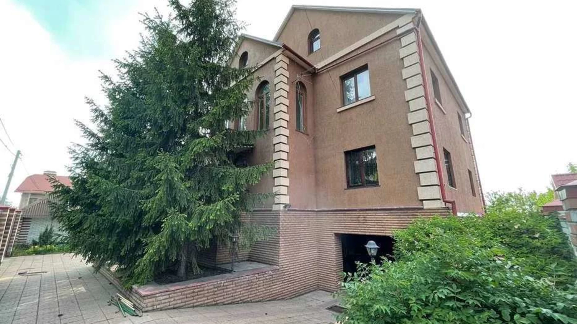 Продается дом на 2 этажа 275 кв. м с мансардой, цена: 290000 $ - фото 3