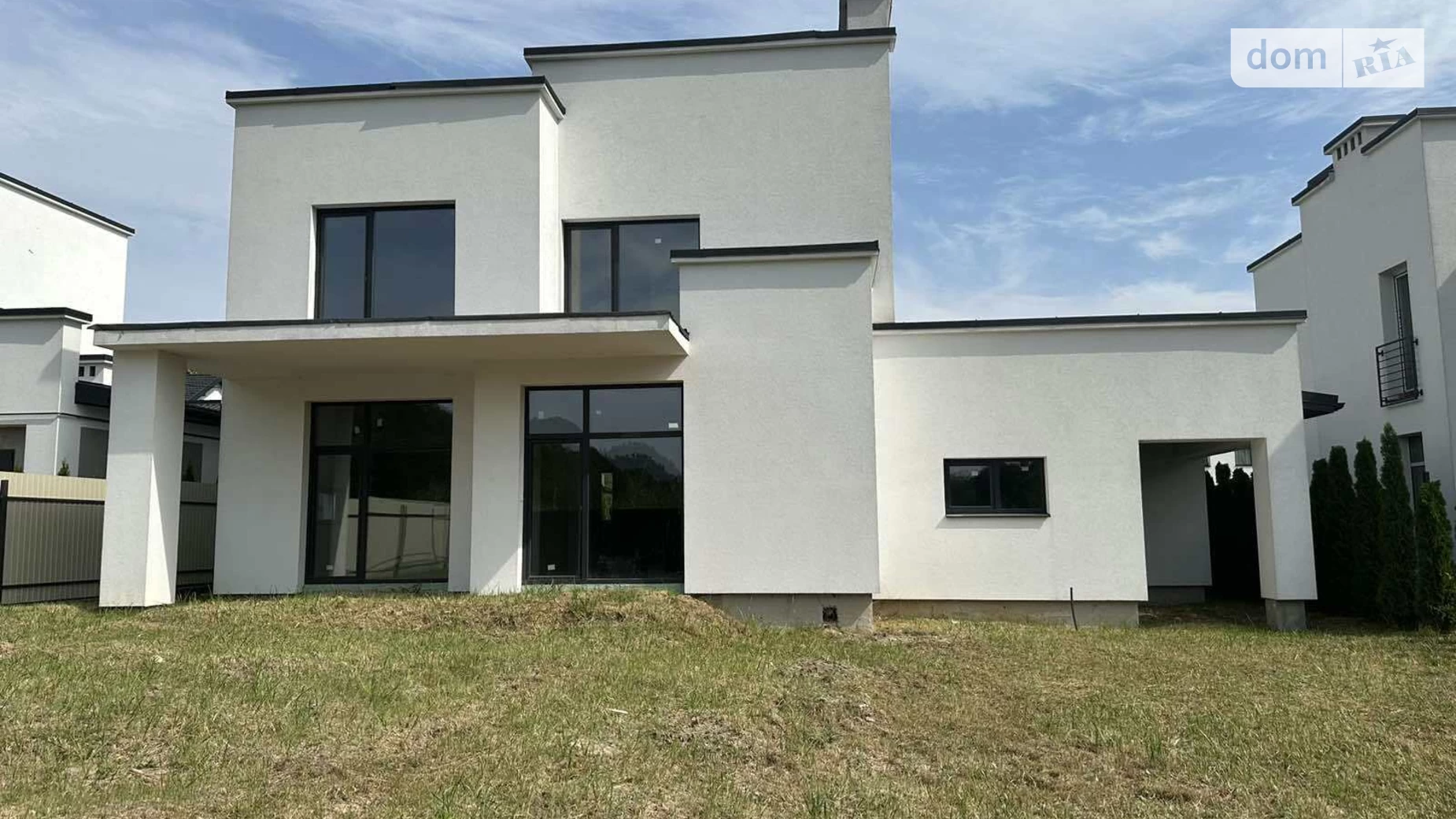 Продается дом на 2 этажа 230 кв. м с гаражом, цена: 200000 $ - фото 2