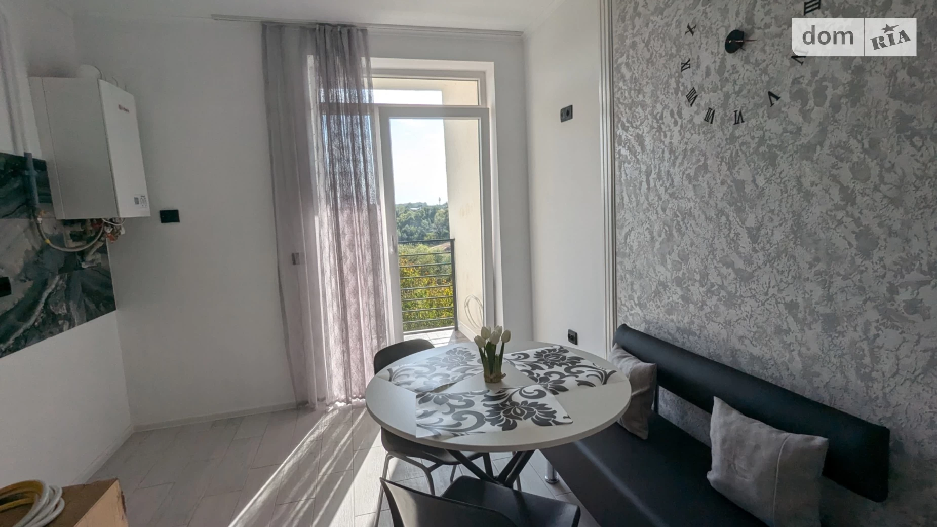 Продается 1-комнатная квартира 46 кв. м в Черновцах - фото 3