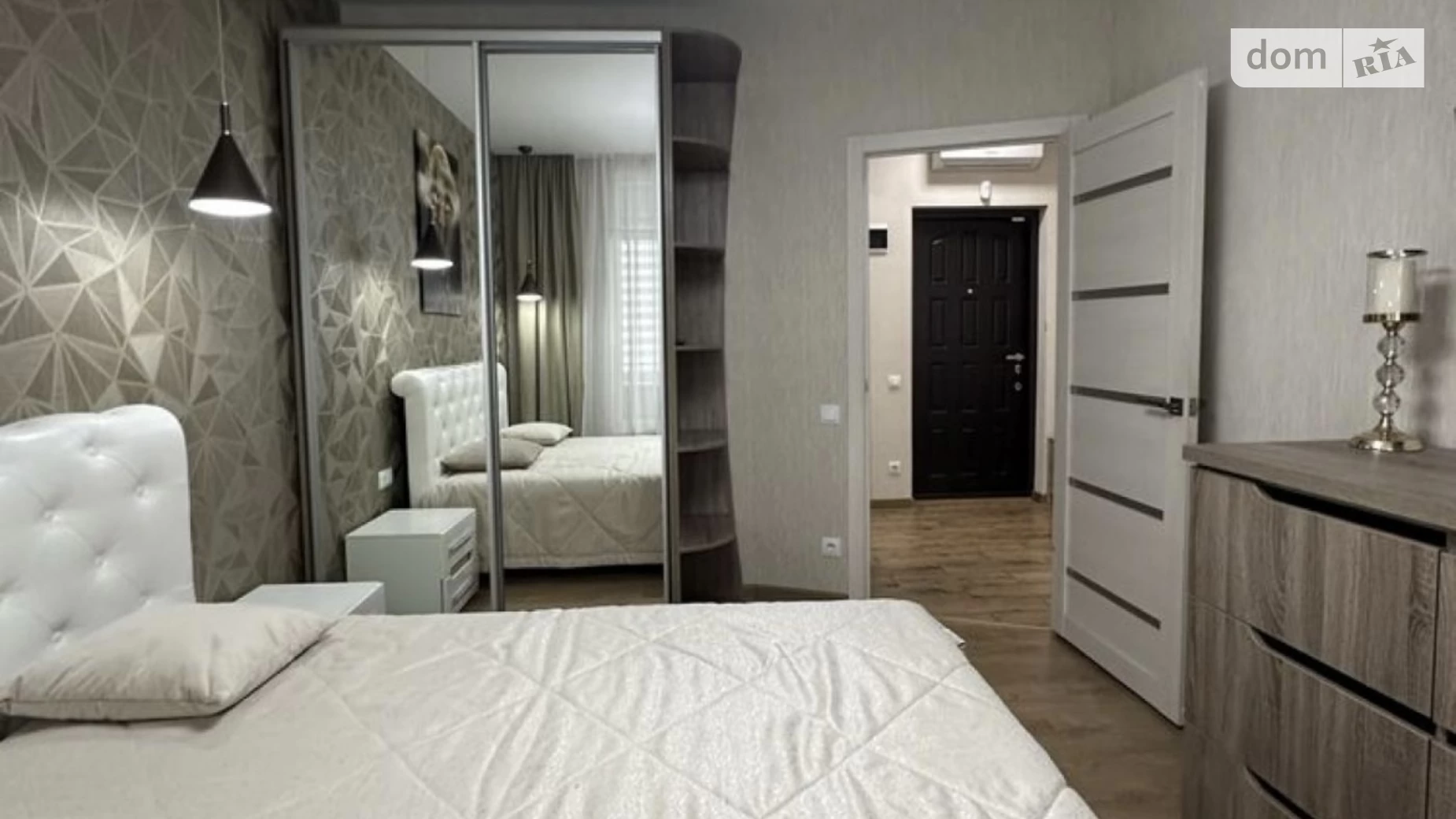 Продается 1-комнатная квартира 39 кв. м в Одессе, ул. Валерия Самофалова, 16А/5 - фото 2