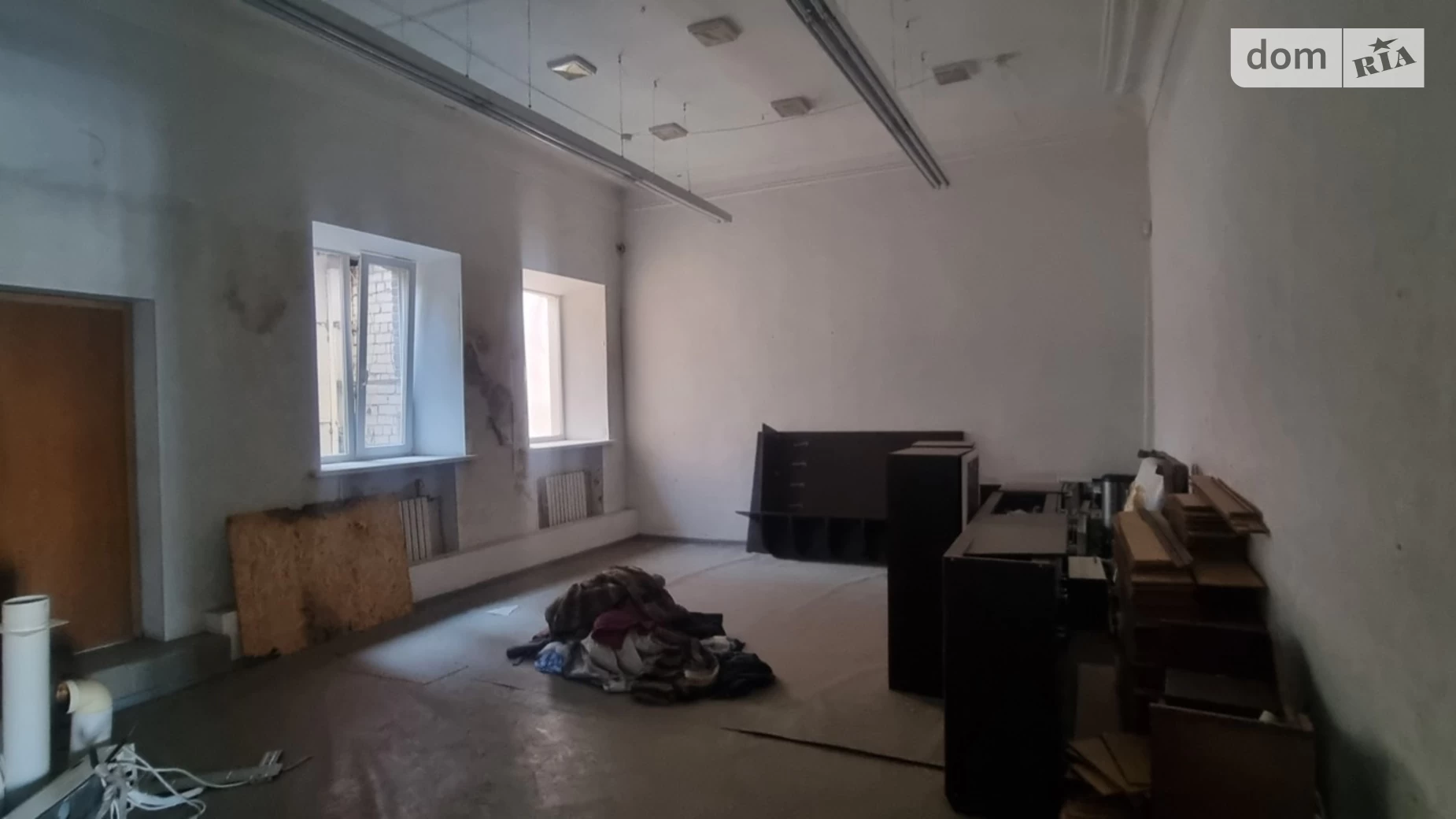 Сдается в аренду помещения свободного назначения 237 кв. м в 2-этажном здании, цена: 99540 грн - фото 4