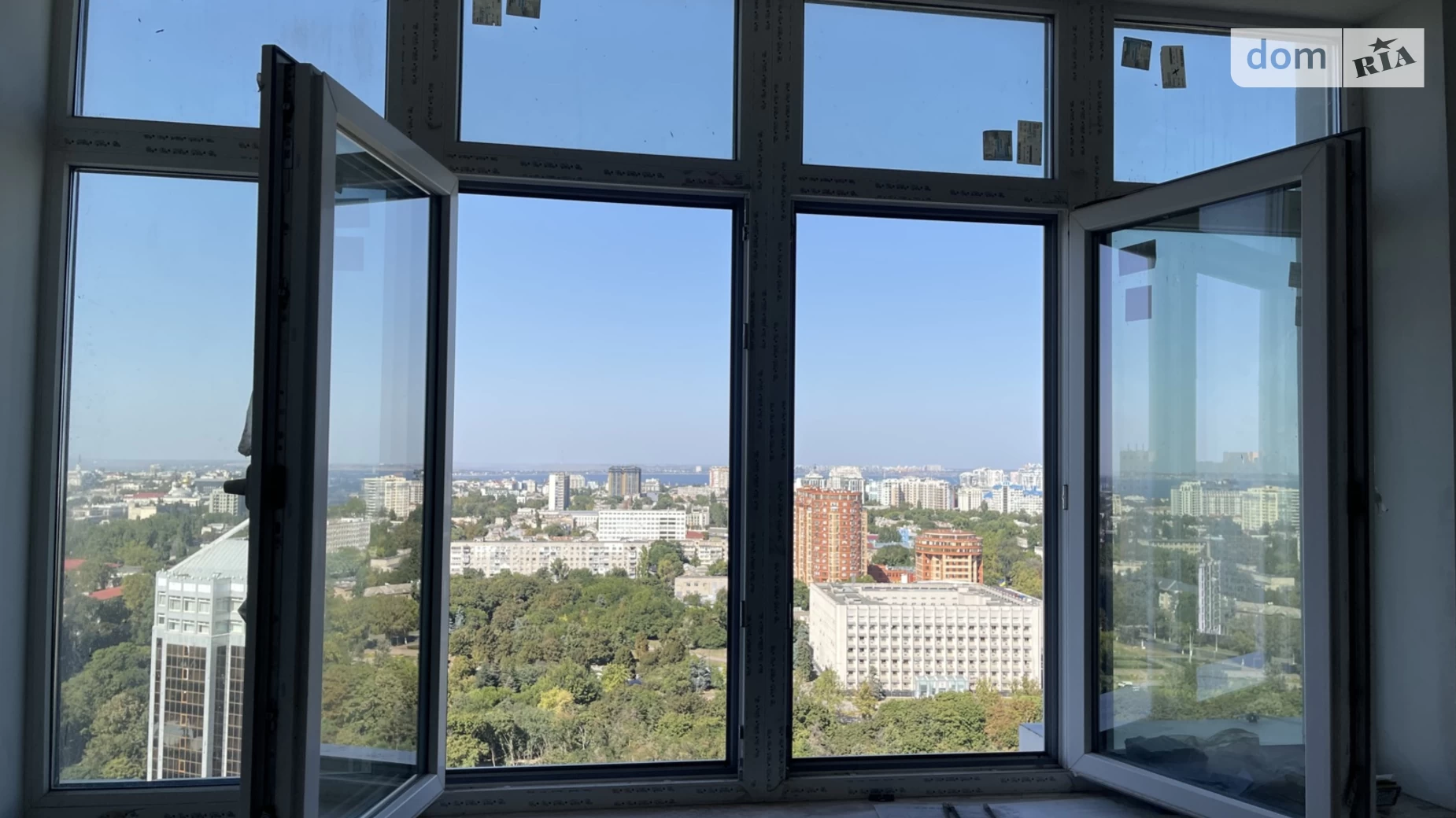Продается 3-комнатная квартира 100 кв. м в Одессе, просп. Гагарина, 19 корпус 1 - фото 2