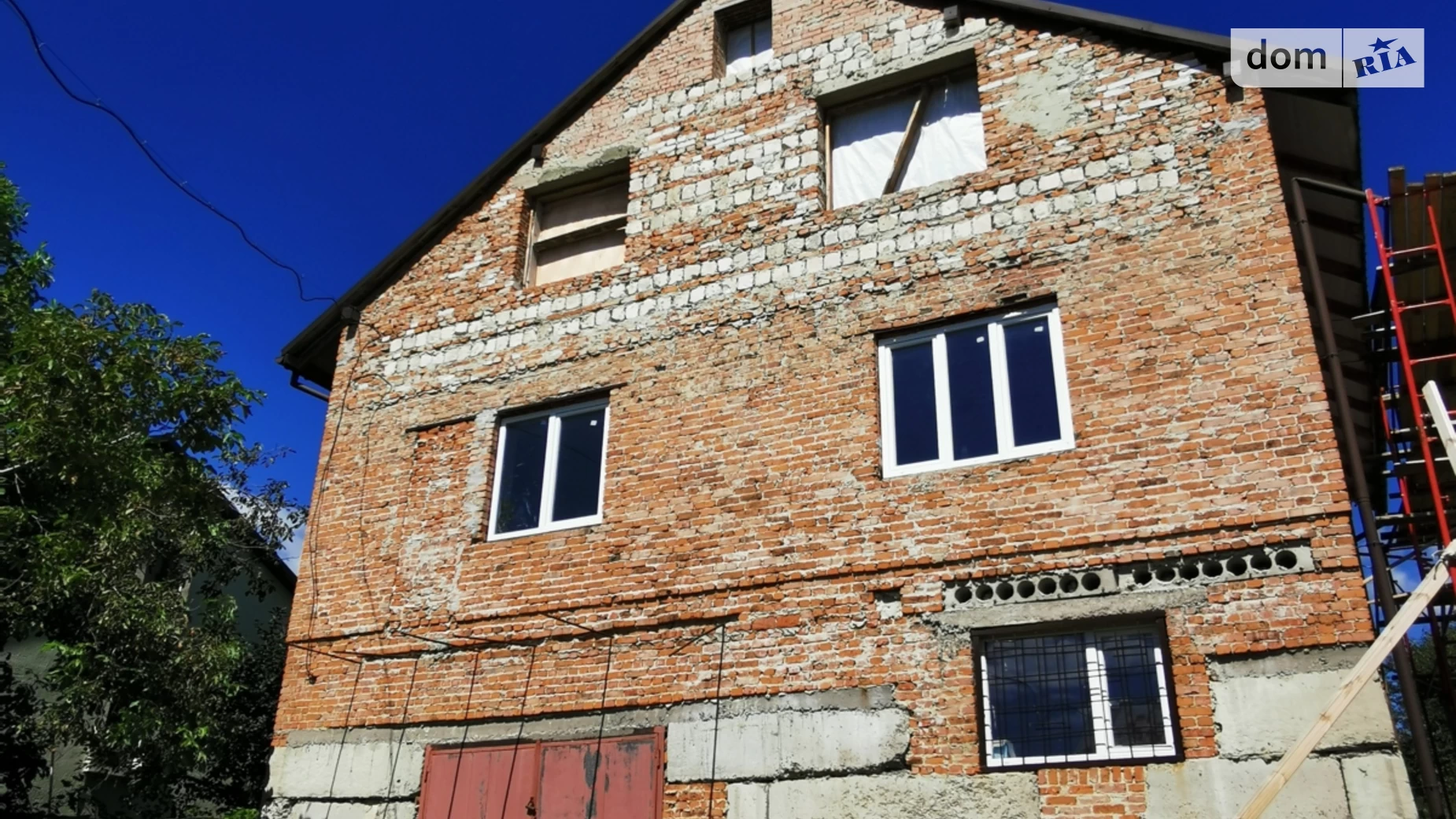 Продается дом на 3 этажа 220 кв. м с бассейном, цена: 160000 $ - фото 2
