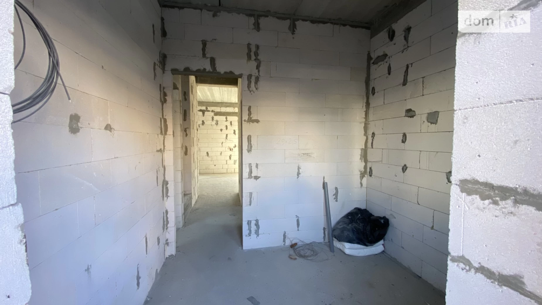 Продается дом на 2 этажа 120 кв. м с бассейном, цена: 114000 $ - фото 4