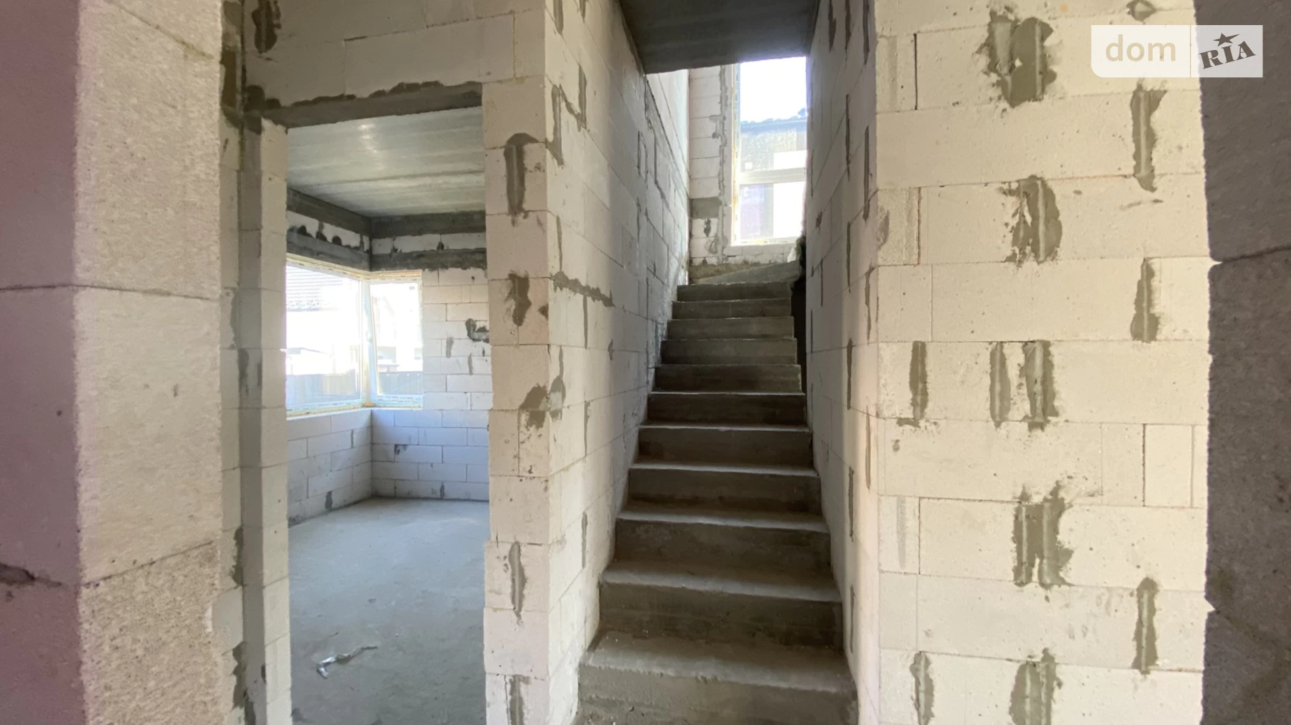 Продается дом на 2 этажа 120 кв. м с бассейном, цена: 114000 $ - фото 5