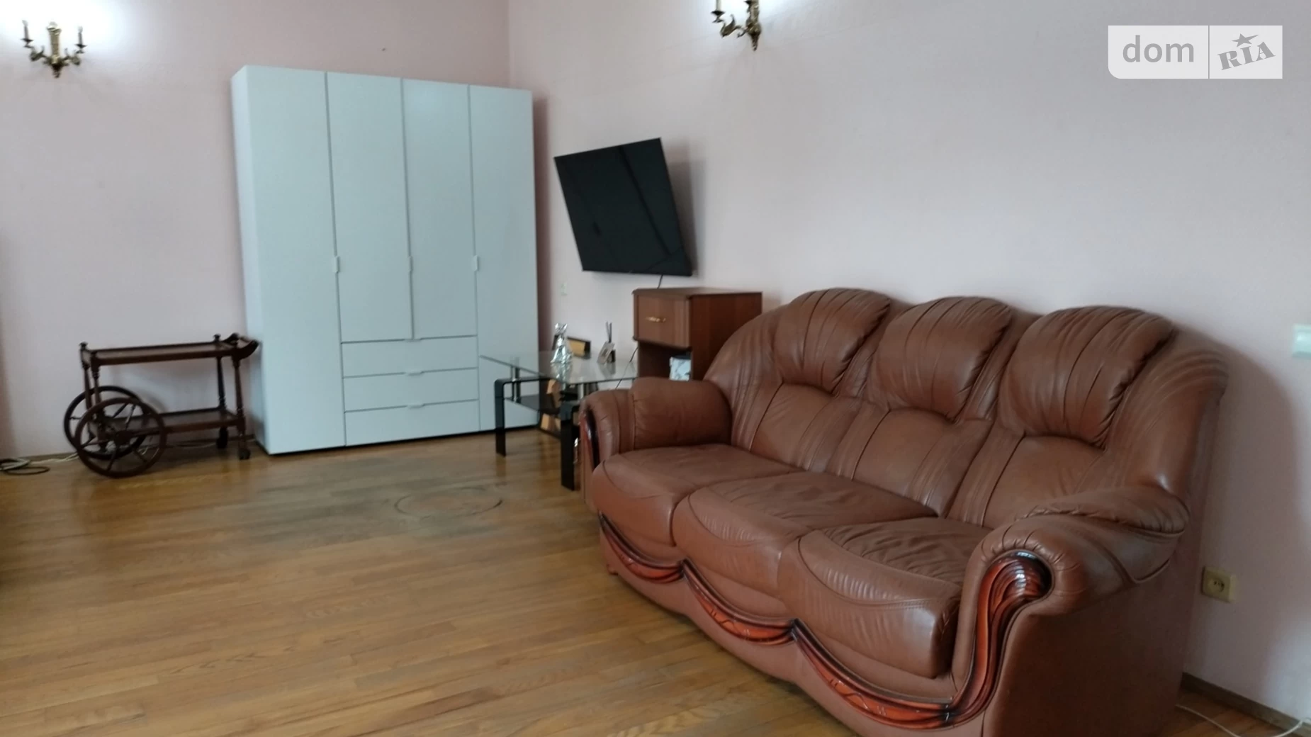 Продается дом на 2 этажа 250 кв. м с камином, цена: 200000 $ - фото 5