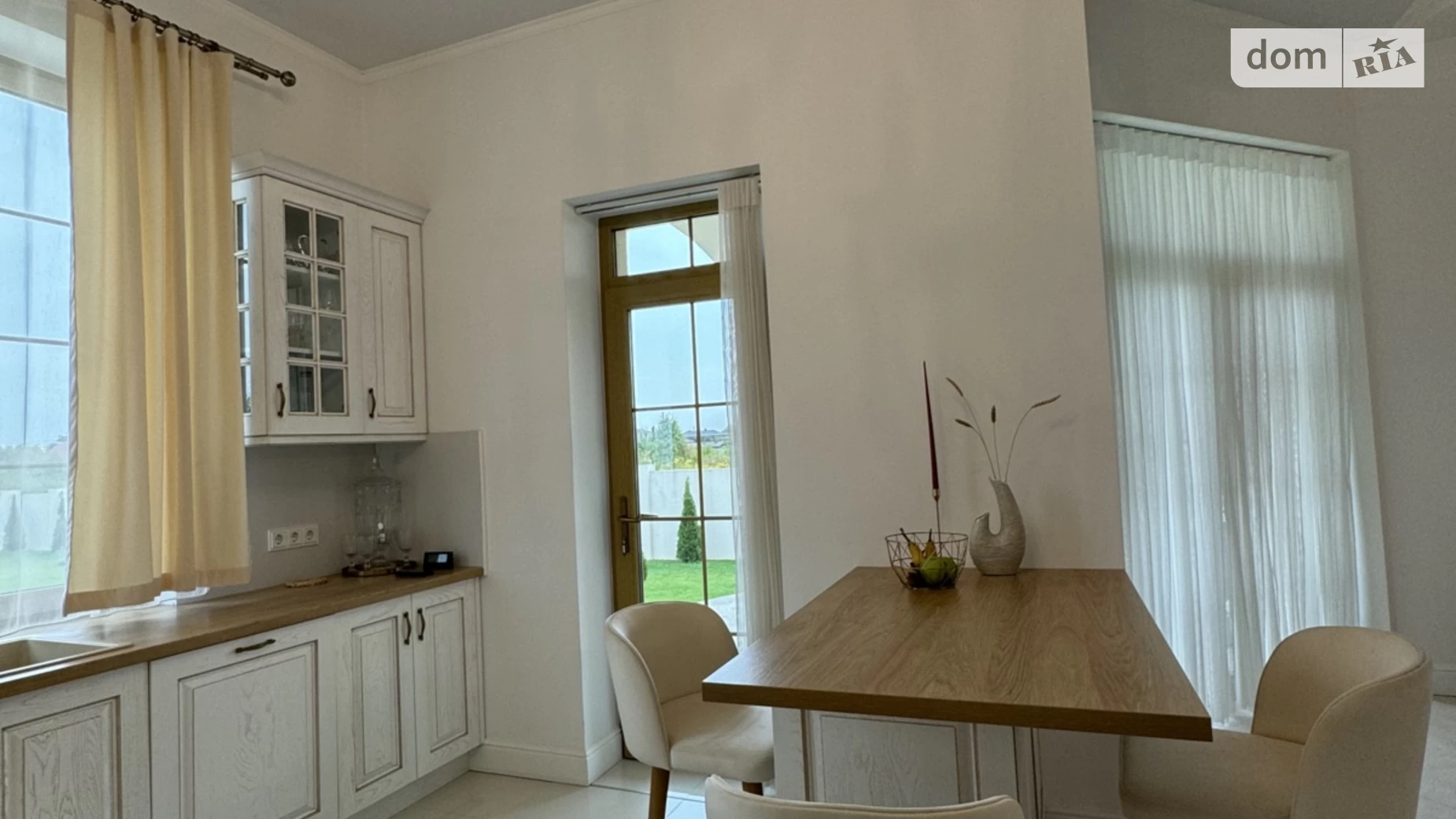 Продается дом на 2 этажа 240 кв. м с террасой, цена: 450000 $ - фото 2