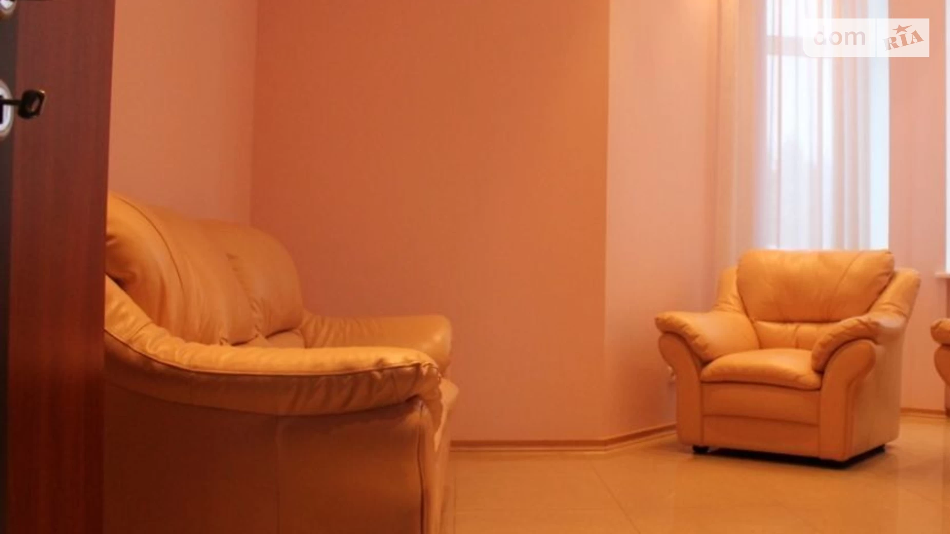 Сдается в аренду дом на 3 этажа 600 кв. м с бассейном, цена: 2500 $ - фото 4