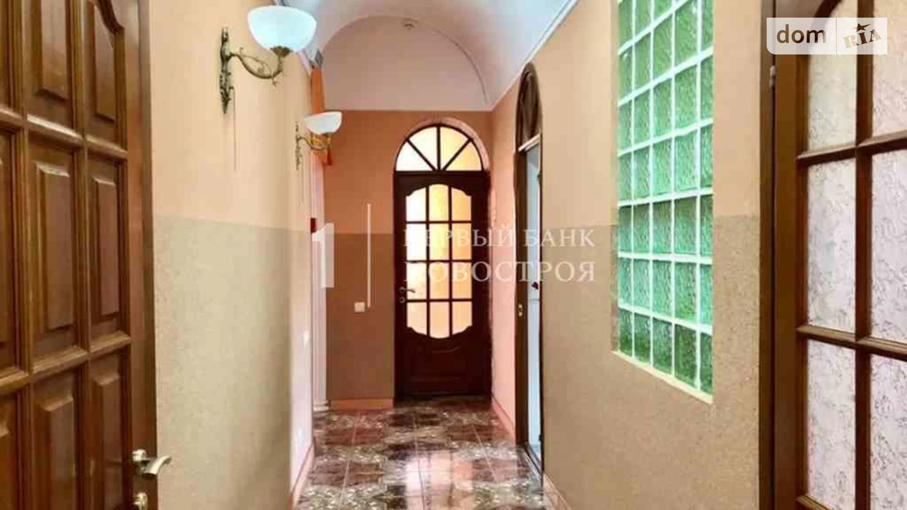 Продается дом на 2 этажа 478.3 кв. м с подвалом, цена: 250000 $ - фото 4