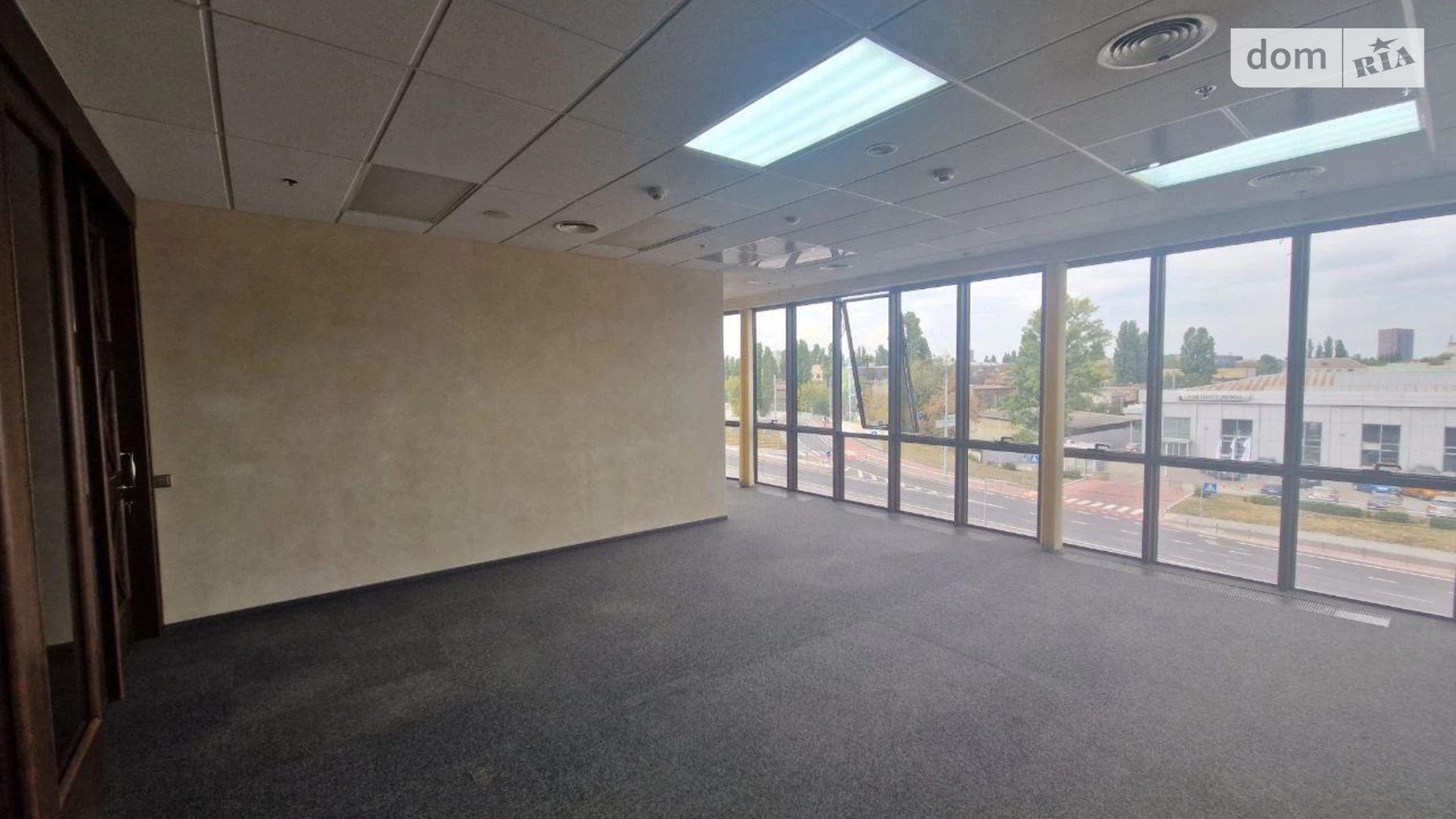 Сдается в аренду офис 440 кв. м в бизнес-центре, цена: 7100 $ - фото 5