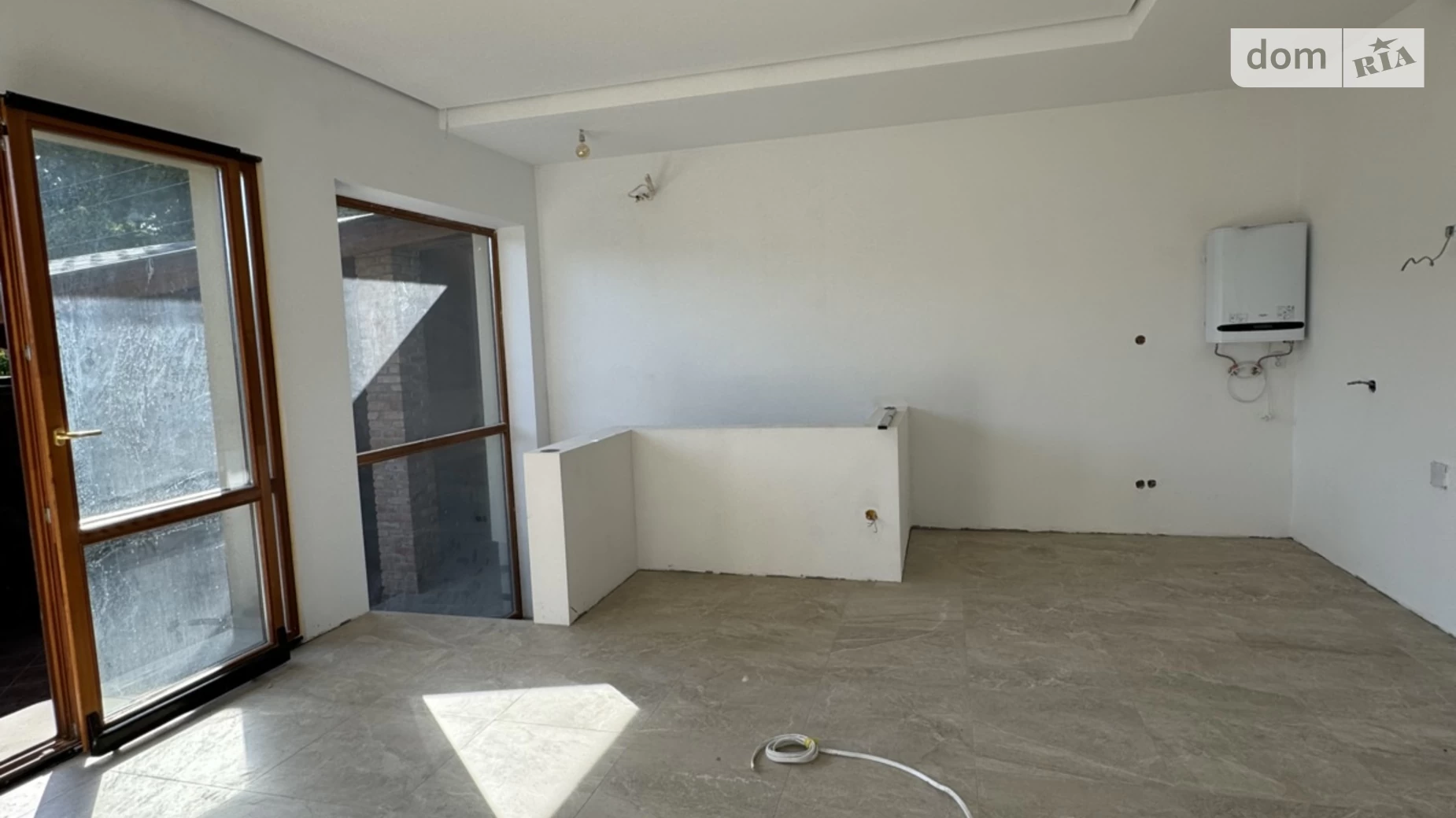 Продается дом на 2 этажа 295 кв. м с бассейном, цена: 295000 $ - фото 5