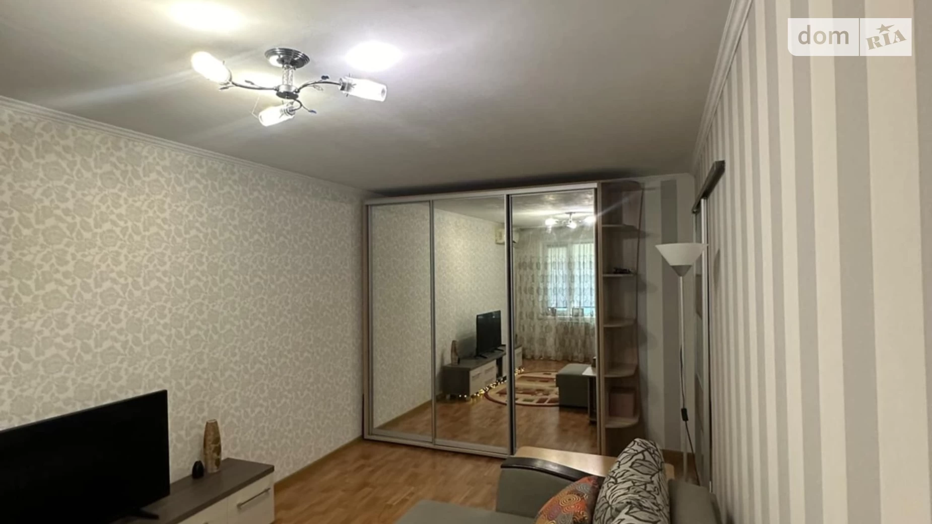 Продається 2-кімнатна квартира 48 кв. м у Павлограде, вул. Верстатобудівників - фото 2