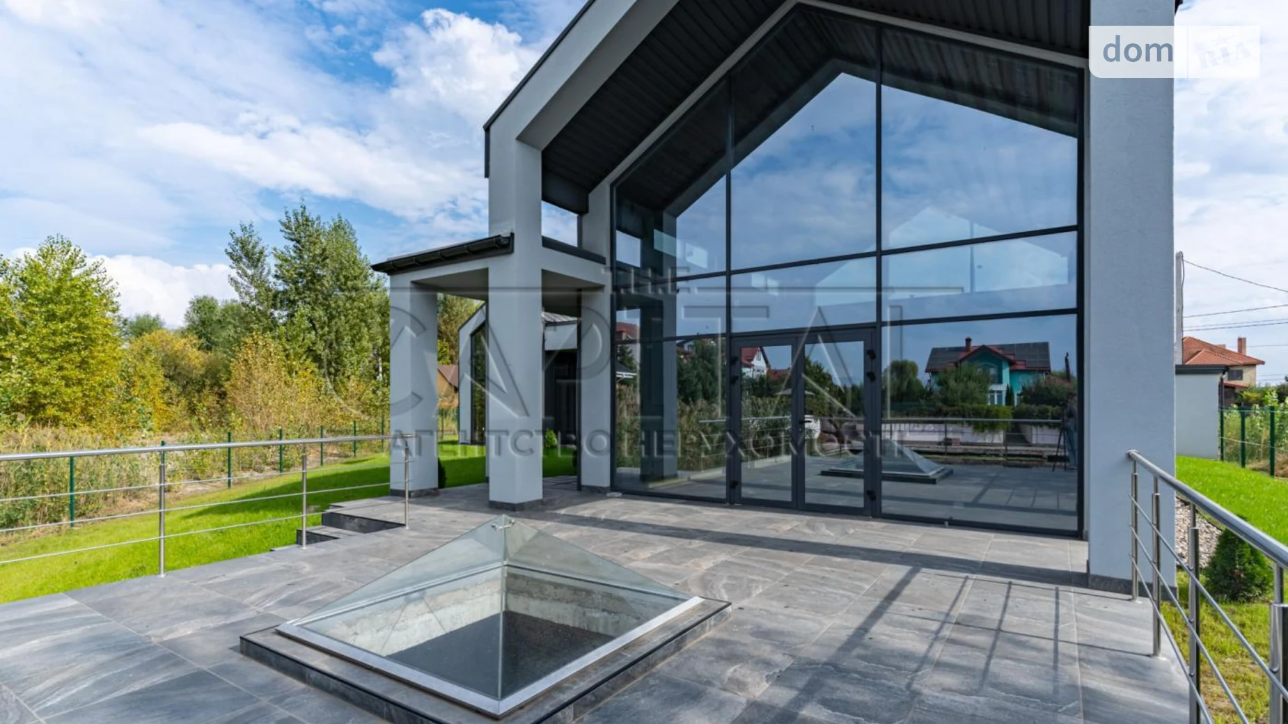 Продается дом на 2 этажа 238 кв. м с гаражом, цена: 450000 $ - фото 2
