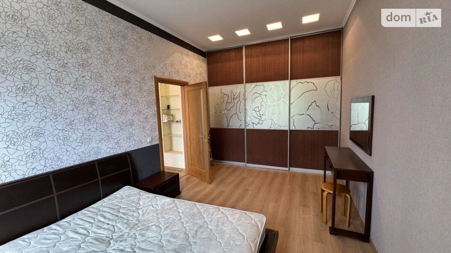 Продается 2-комнатная квартира 61.64 кв. м в Киеве, ул. Деревлянская(Якира), 12/42 - фото 2