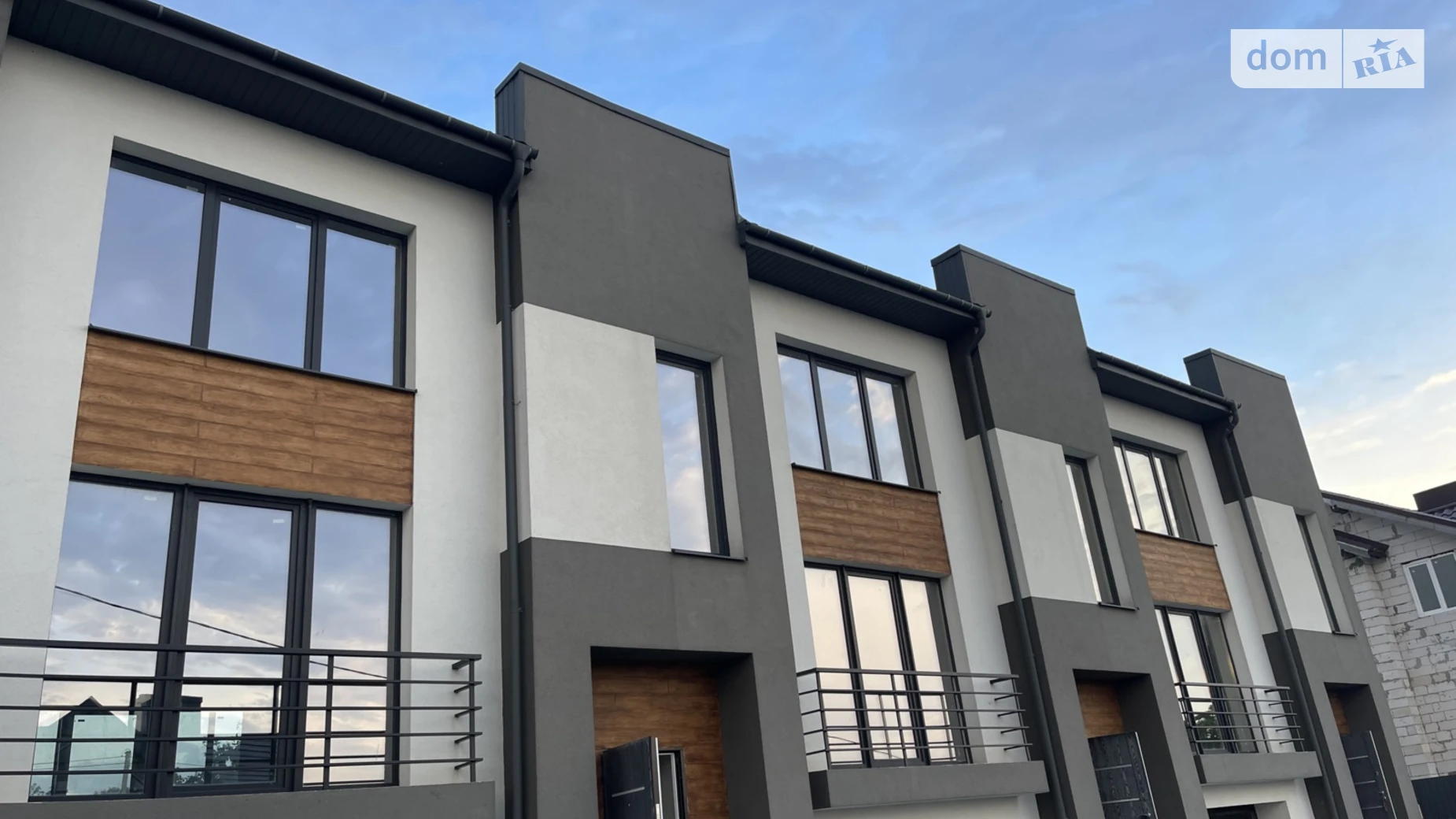 Продается дом на 3 этажа 180 кв. м с камином, цена: 90000 $ - фото 2