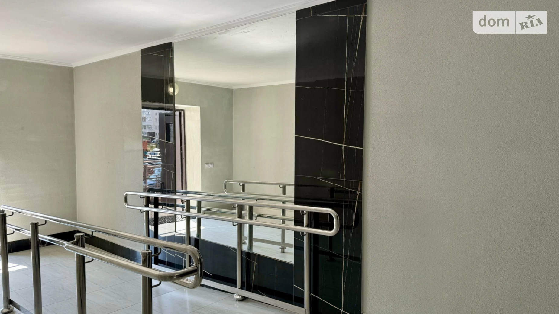 Продается 1-комнатная квартира 43 кв. м в Чернигове, ул. Независимости, 21 - фото 4